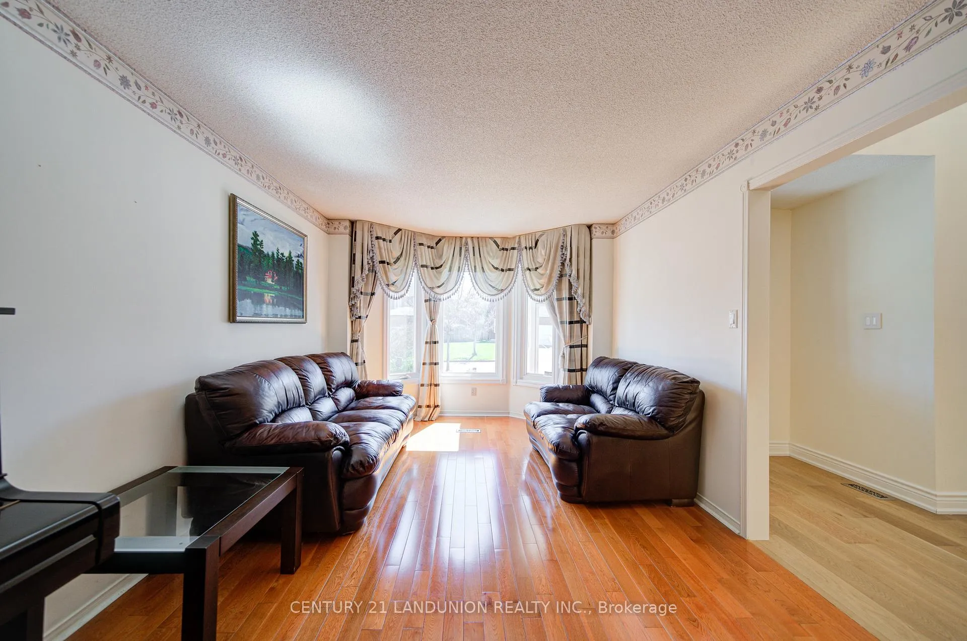 Photo 9 of 49 John Stiver Crescent, Markham, Buttonville — HOMEH