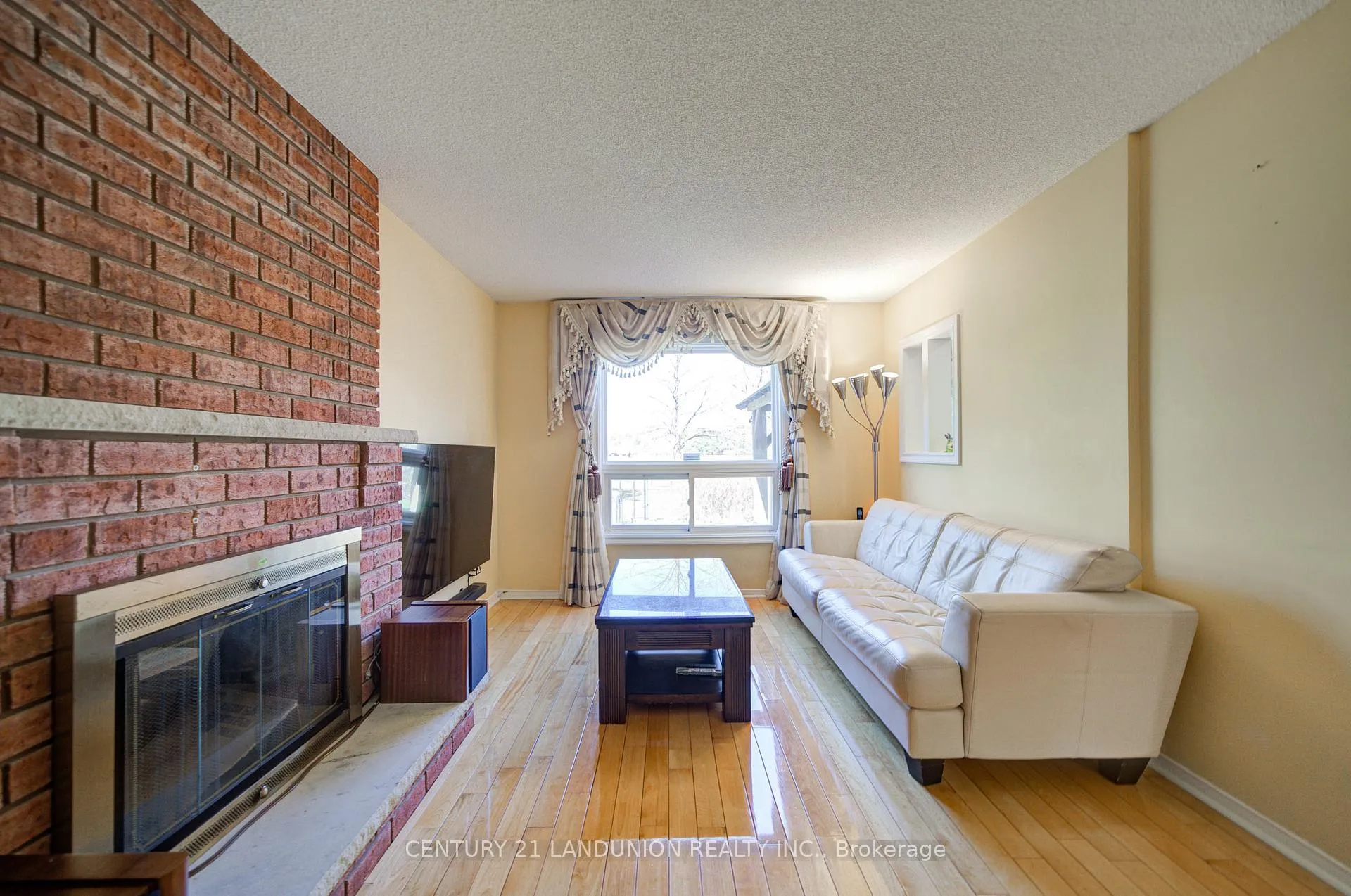 Photo 12 of 49 John Stiver Crescent, Markham, Buttonville — HOMEH
