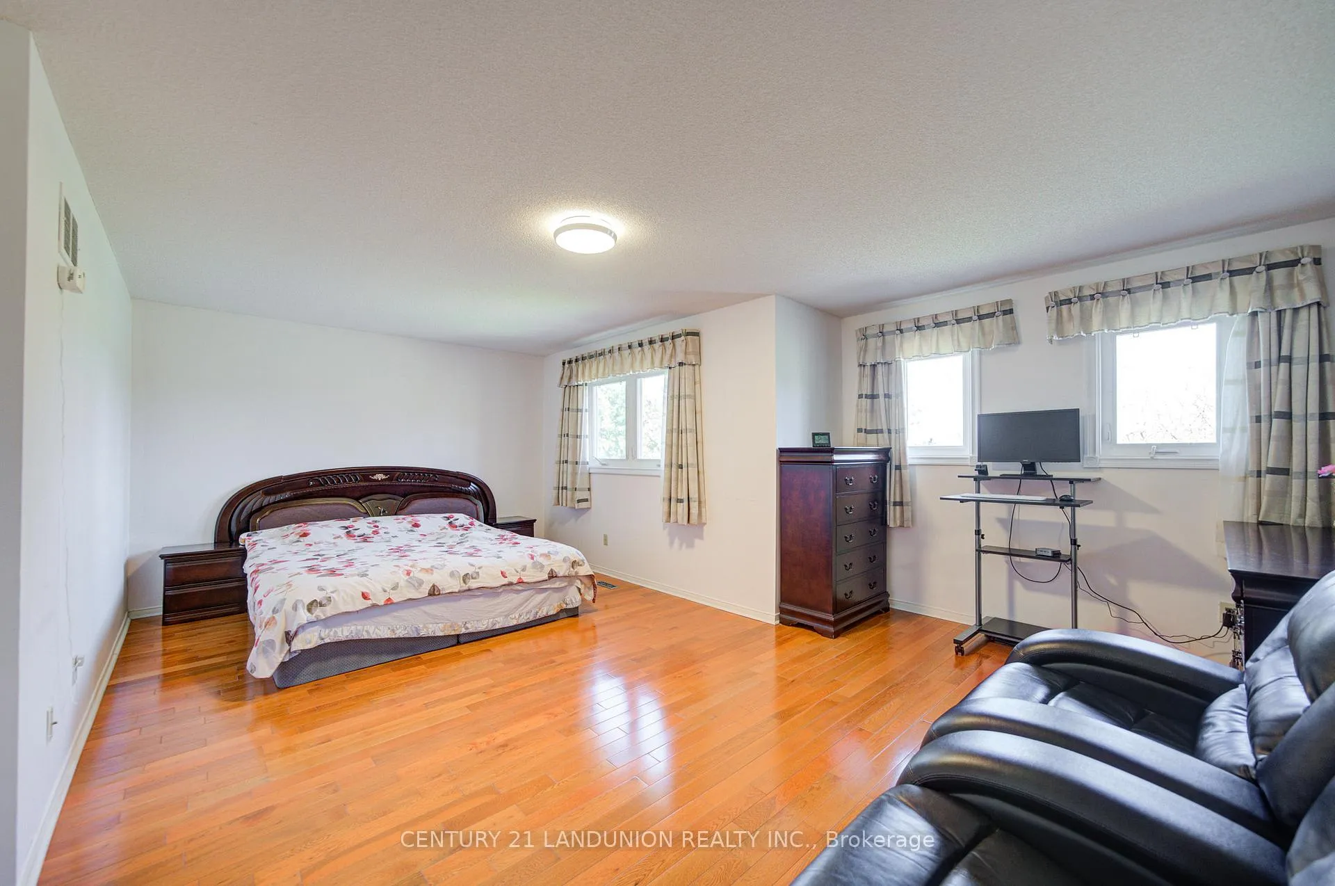 Photo 28 of 49 John Stiver Crescent, Markham, Buttonville — HOMEH