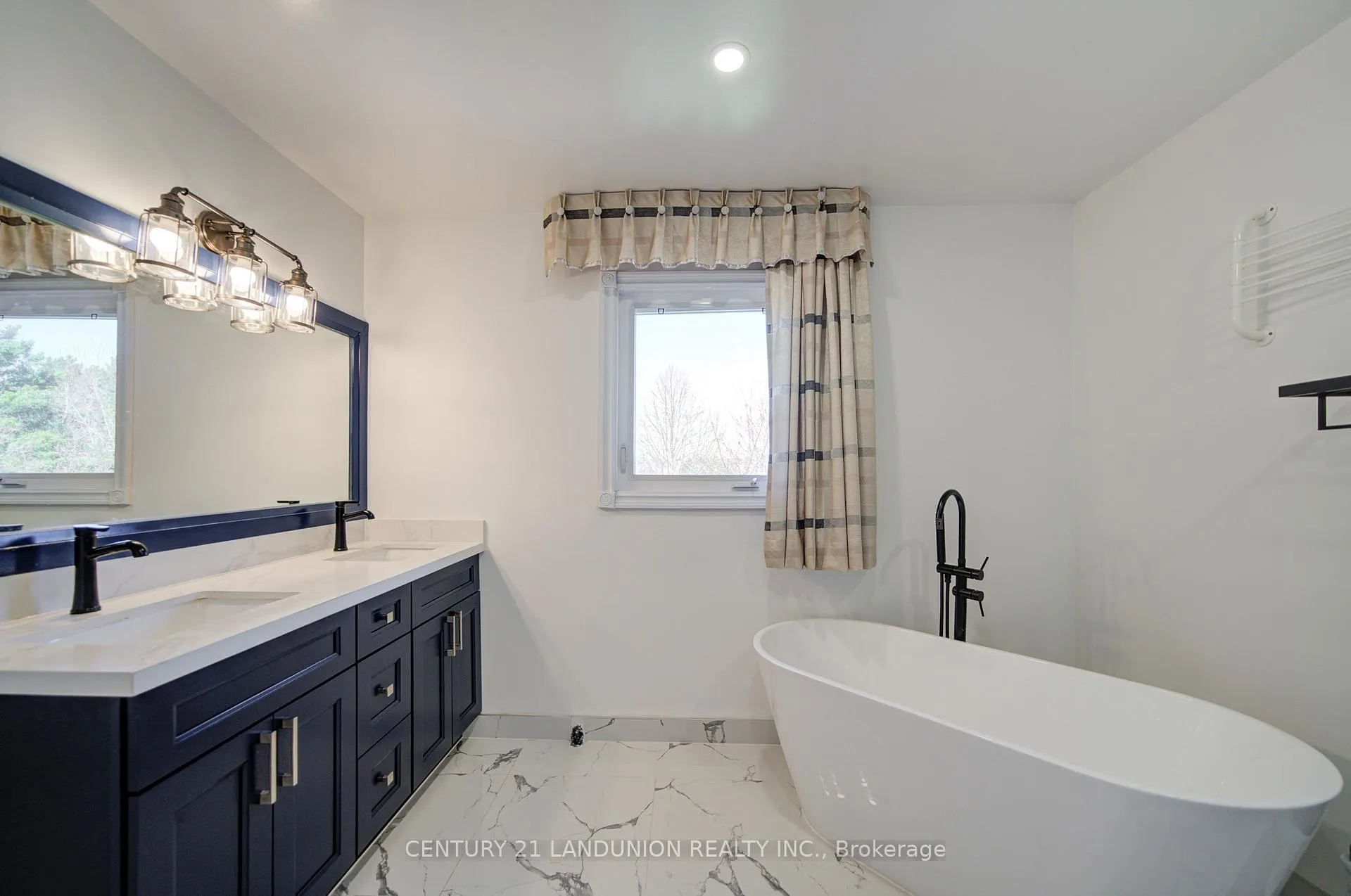 Photo 33 of 49 John Stiver Crescent, Markham, Buttonville — HOMEH