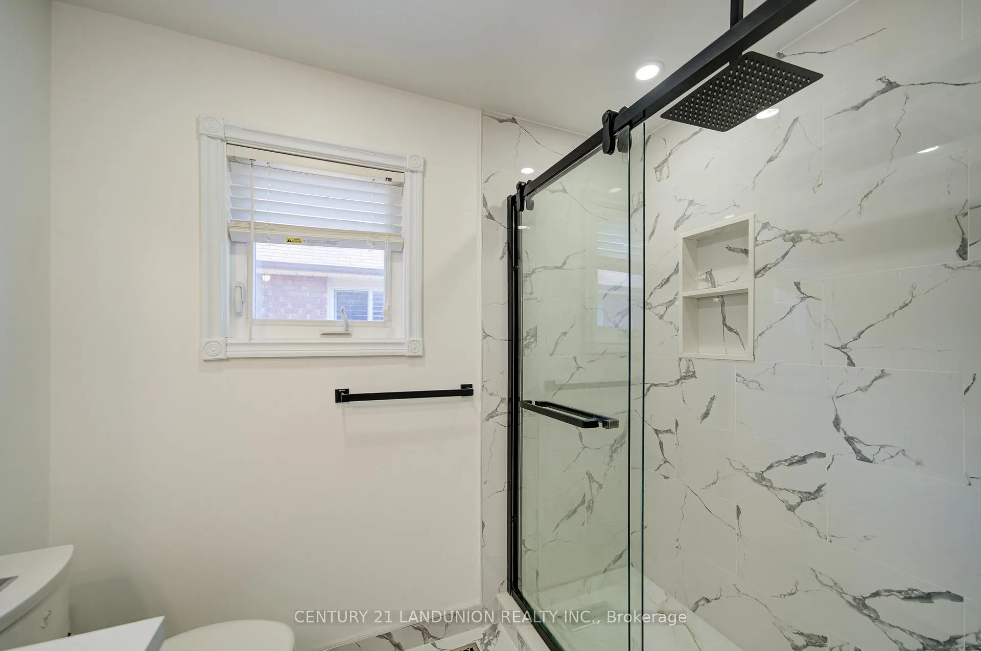 Photo 42 of 49 John Stiver Crescent, Markham, Buttonville — HOMEH