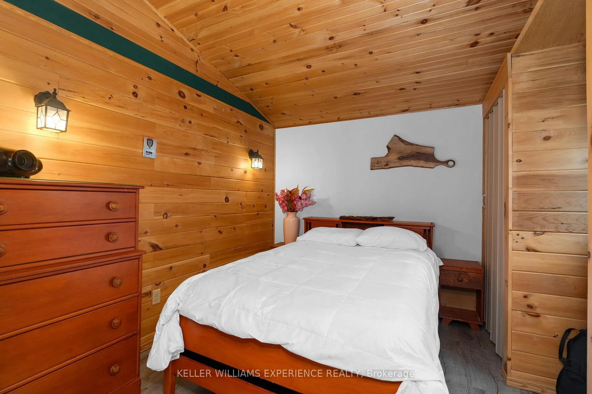 Photo 8 of 520 First Street N, Gravenhurst, Muskoka (S) — HOMEH