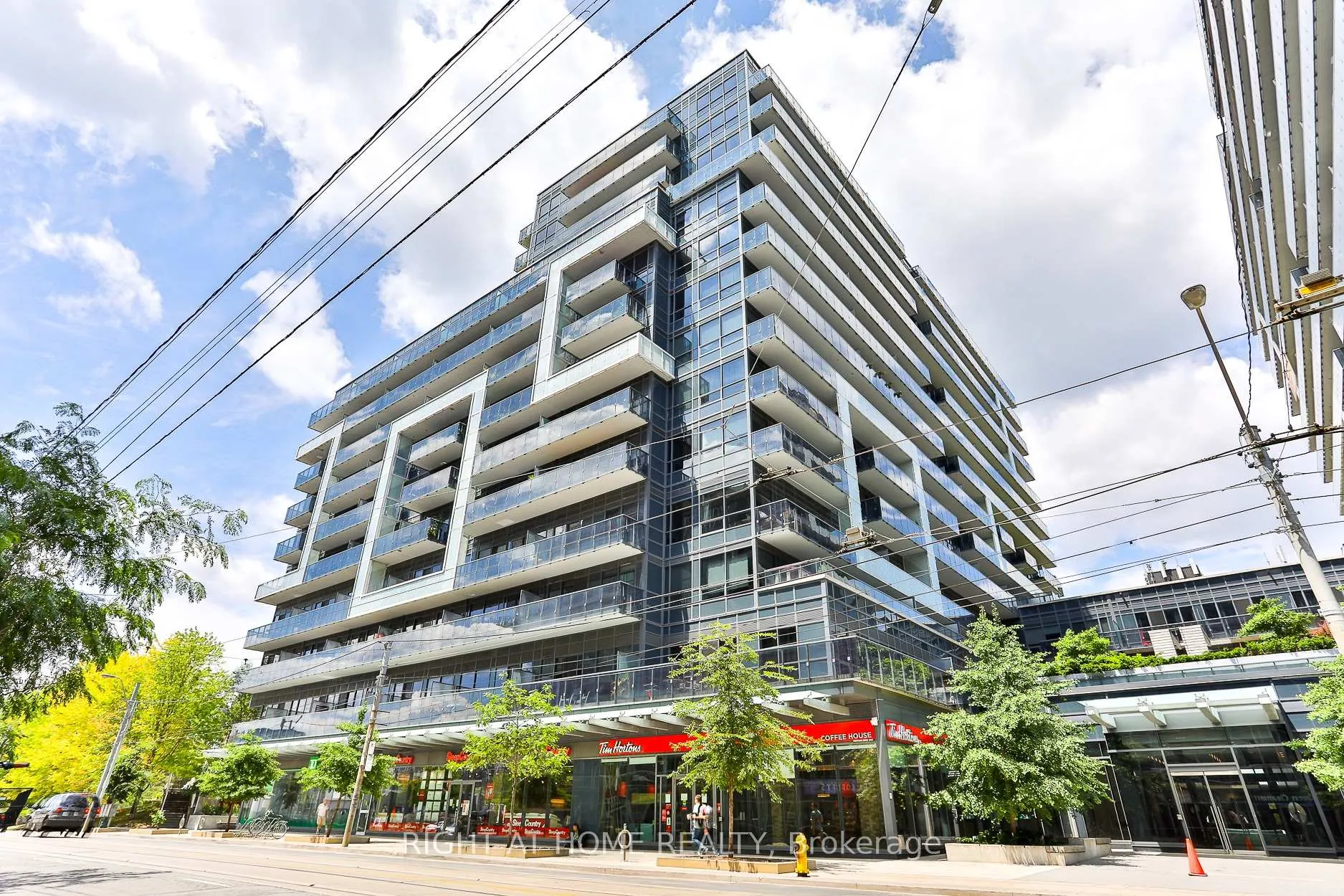 Front of Unit 909, 1030 King Street W