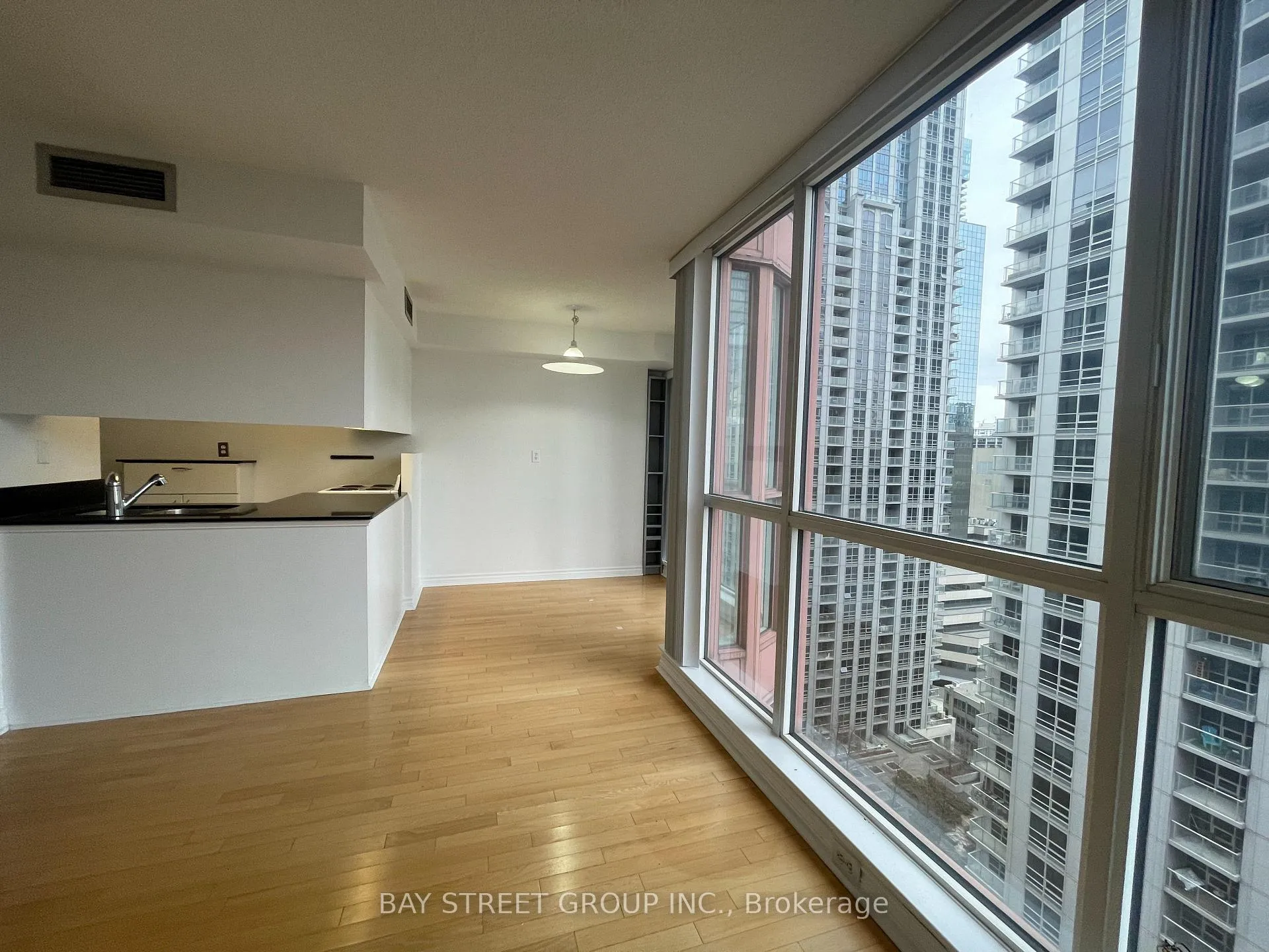 Photo 13 of Unit 1910, 736 Bay Street, Toronto, Bay Street Corridor — HOMEH
