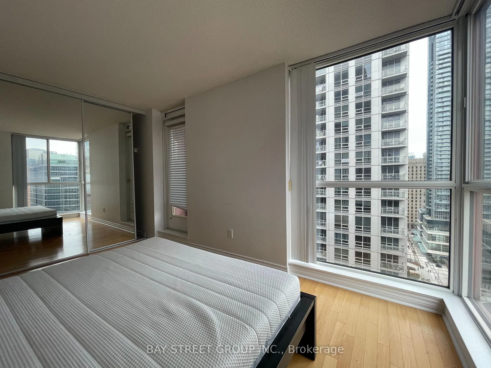 Photo 15 of Unit 1910, 736 Bay Street, Toronto, Bay Street Corridor — HOMEH
