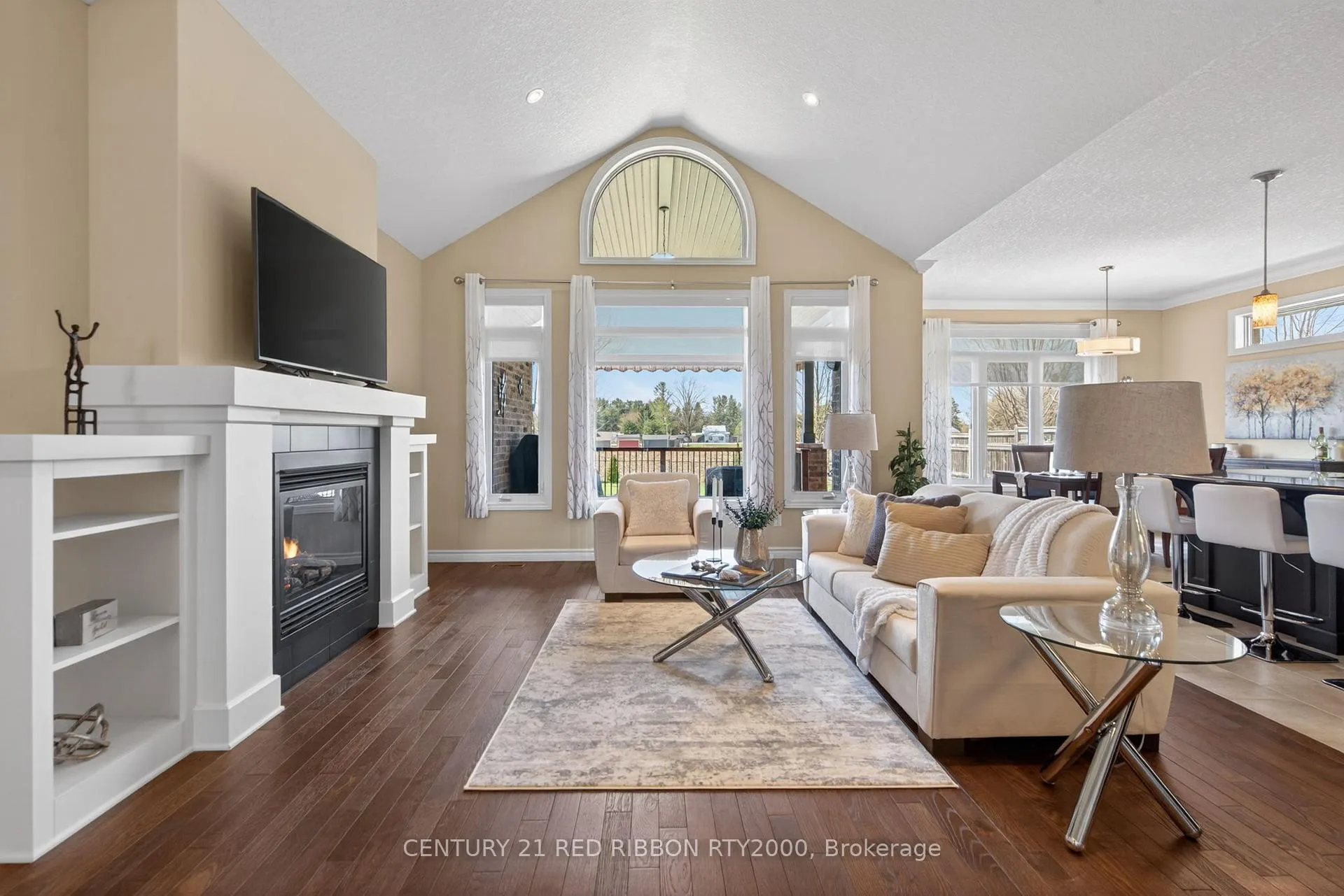 Photo 3 of 418 Macdonald Street, Strathroy-Caradoc, NE — HOMEH