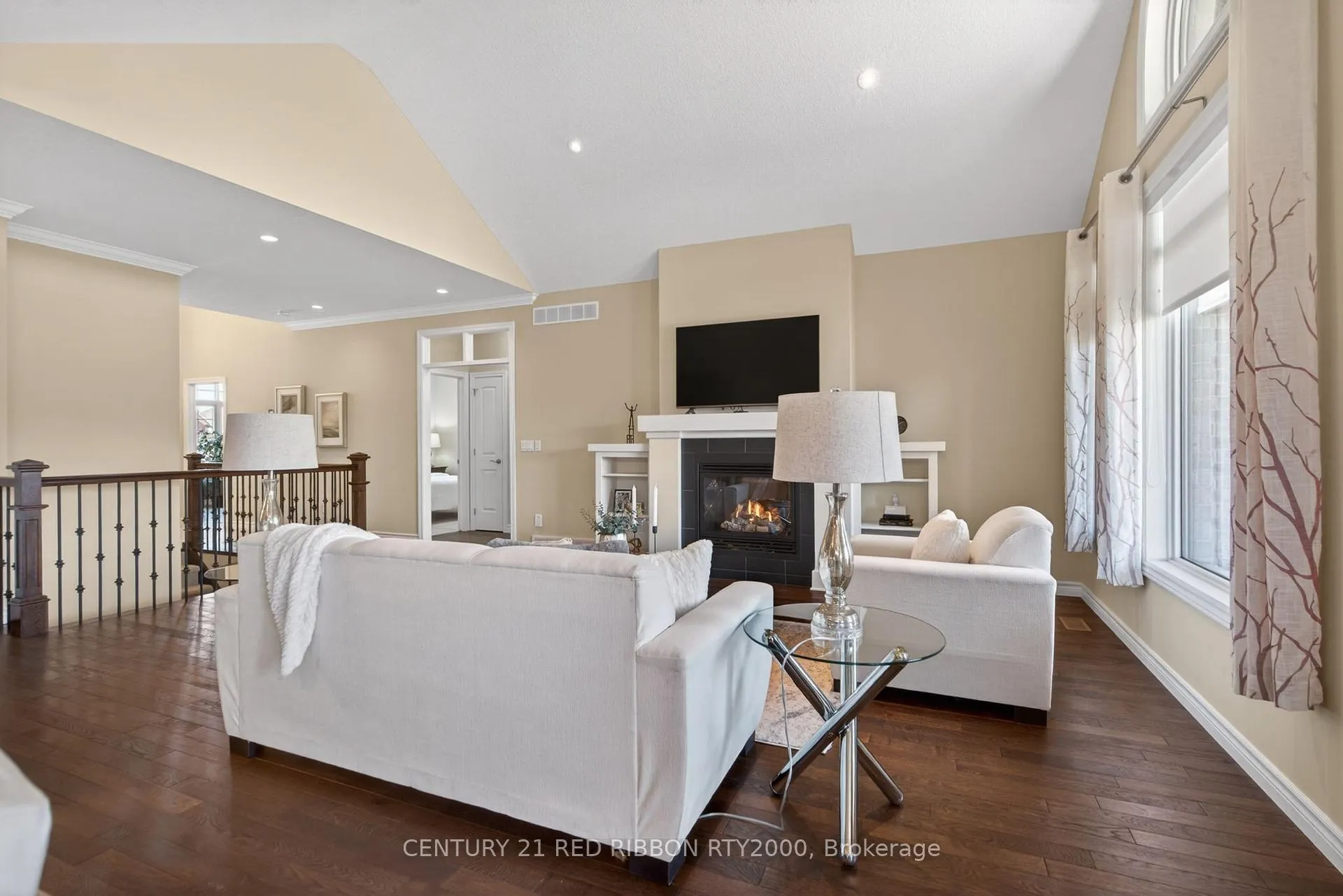 Photo 5 of 418 Macdonald Street, Strathroy-Caradoc, NE — HOMEH