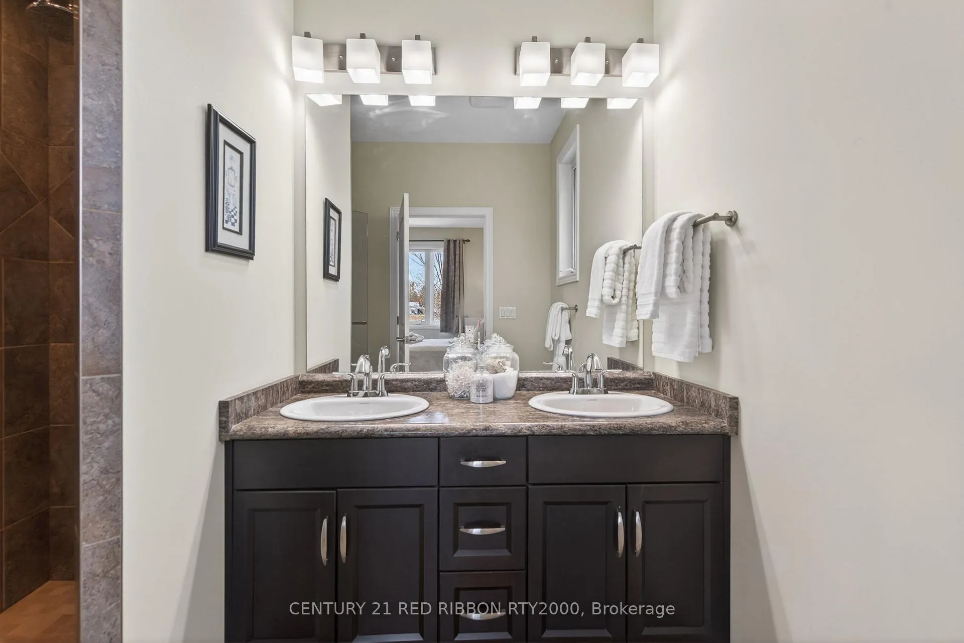 Photo 17 of 418 Macdonald Street, Strathroy-Caradoc, NE — HOMEH