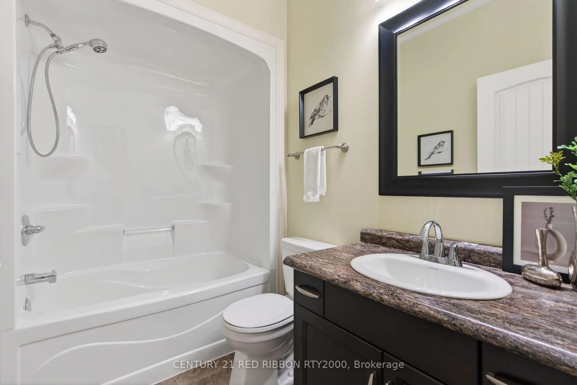 Photo 23 of 418 Macdonald Street, Strathroy-Caradoc, NE — HOMEH