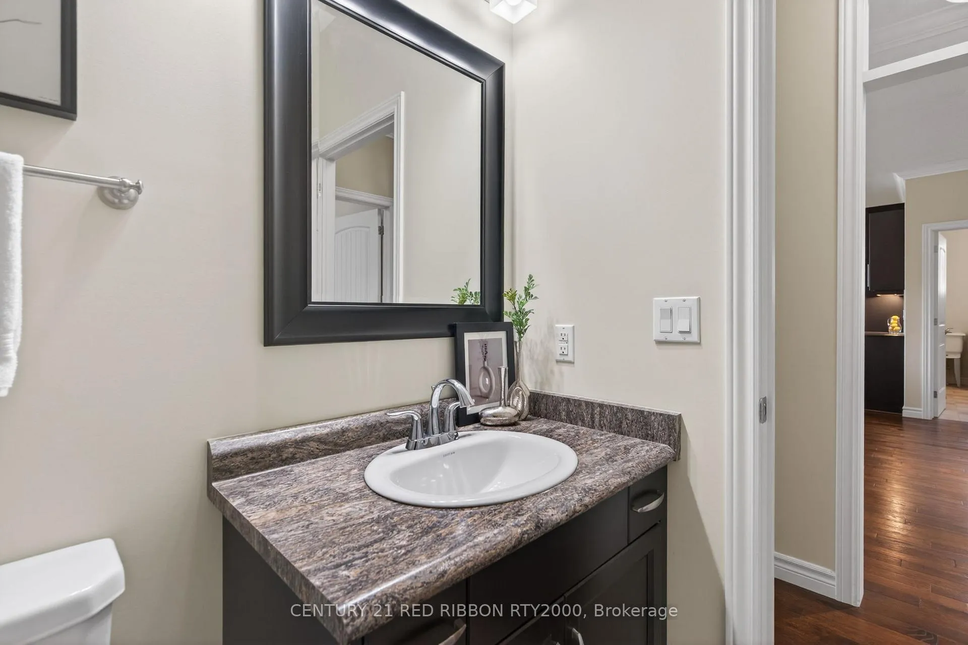 Photo 25 of 418 Macdonald Street, Strathroy-Caradoc, NE — HOMEH