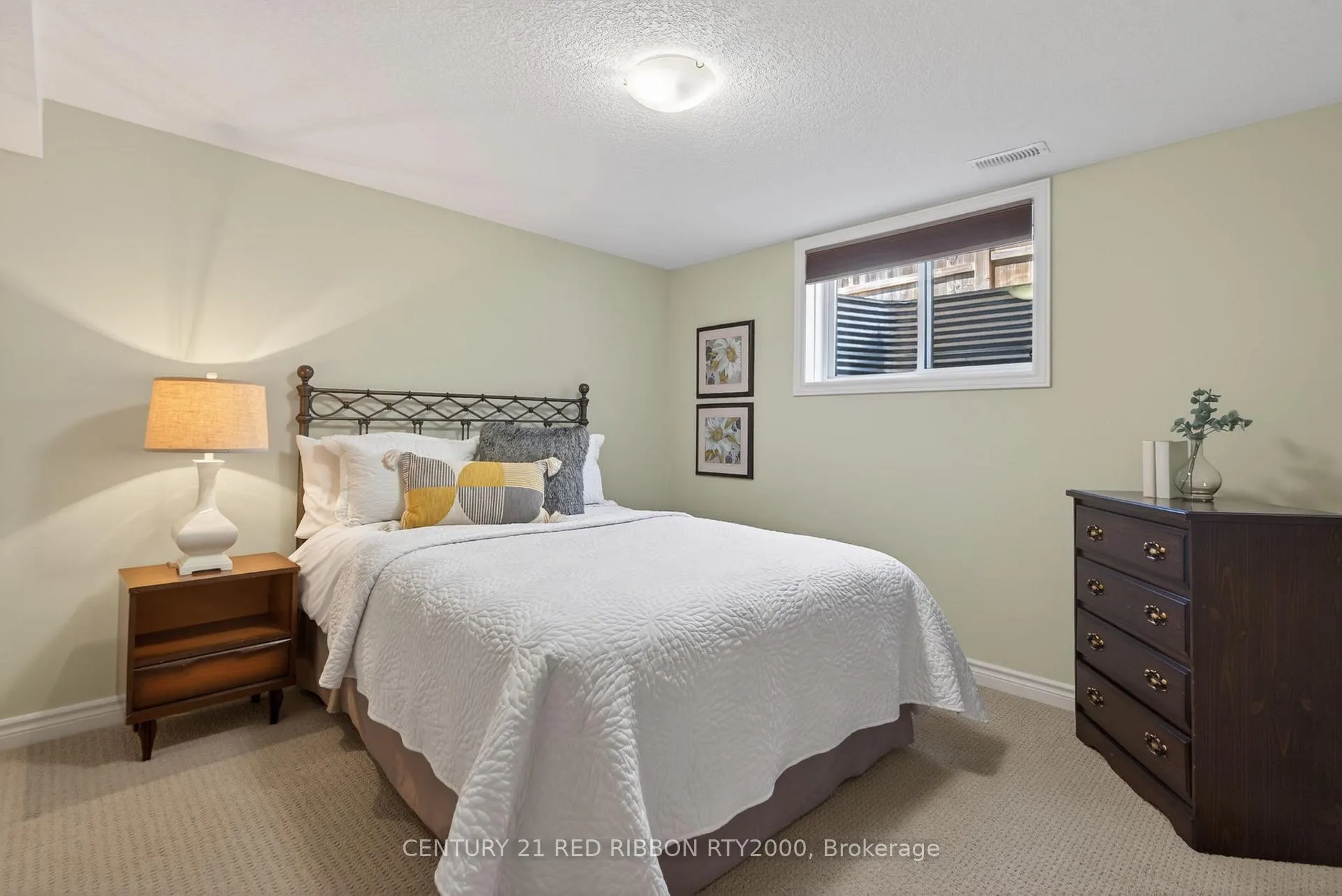 Photo 33 of 418 Macdonald Street, Strathroy-Caradoc, NE — HOMEH
