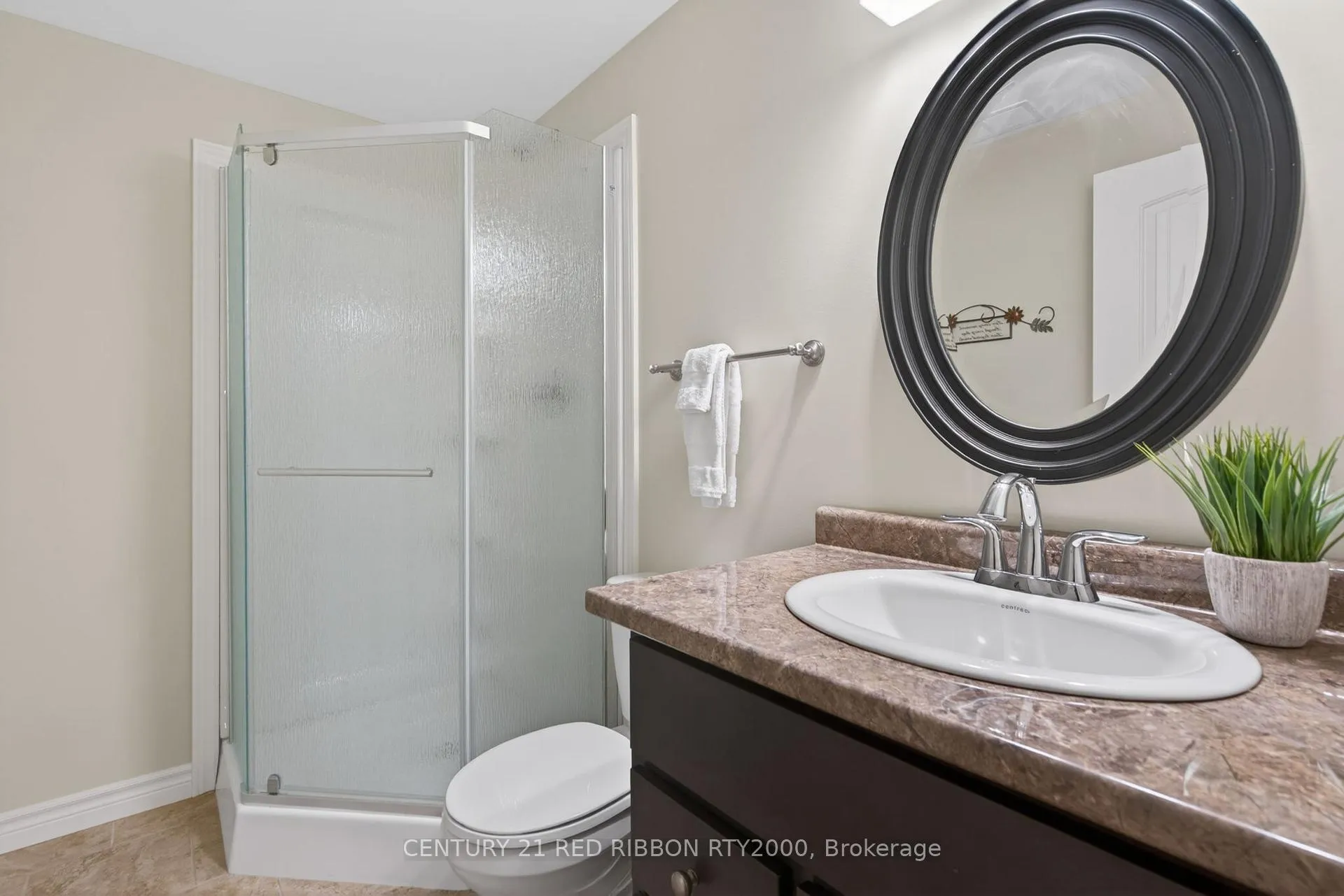 Photo 35 of 418 Macdonald Street, Strathroy-Caradoc, NE — HOMEH