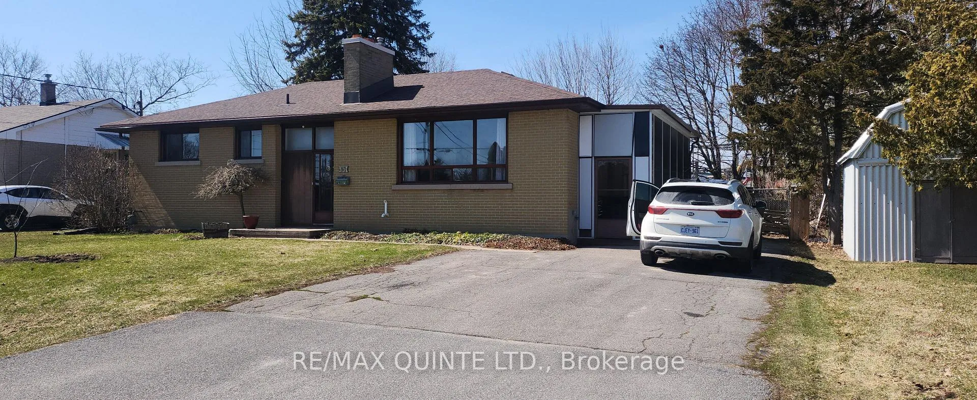 Photo 1 of 12 Wedgewood Road, Loyalist, Amherstview — HOMEH