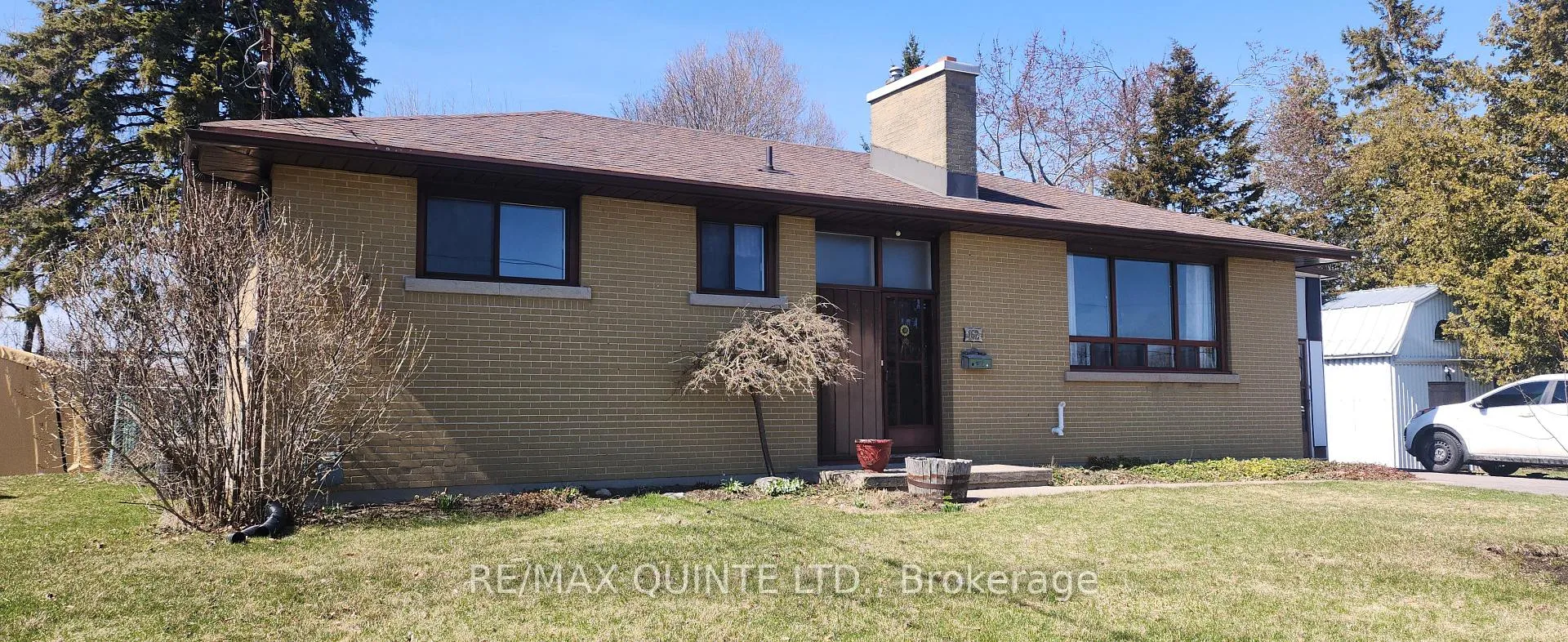 Photo 2 of 12 Wedgewood Road, Loyalist, Amherstview — HOMEH