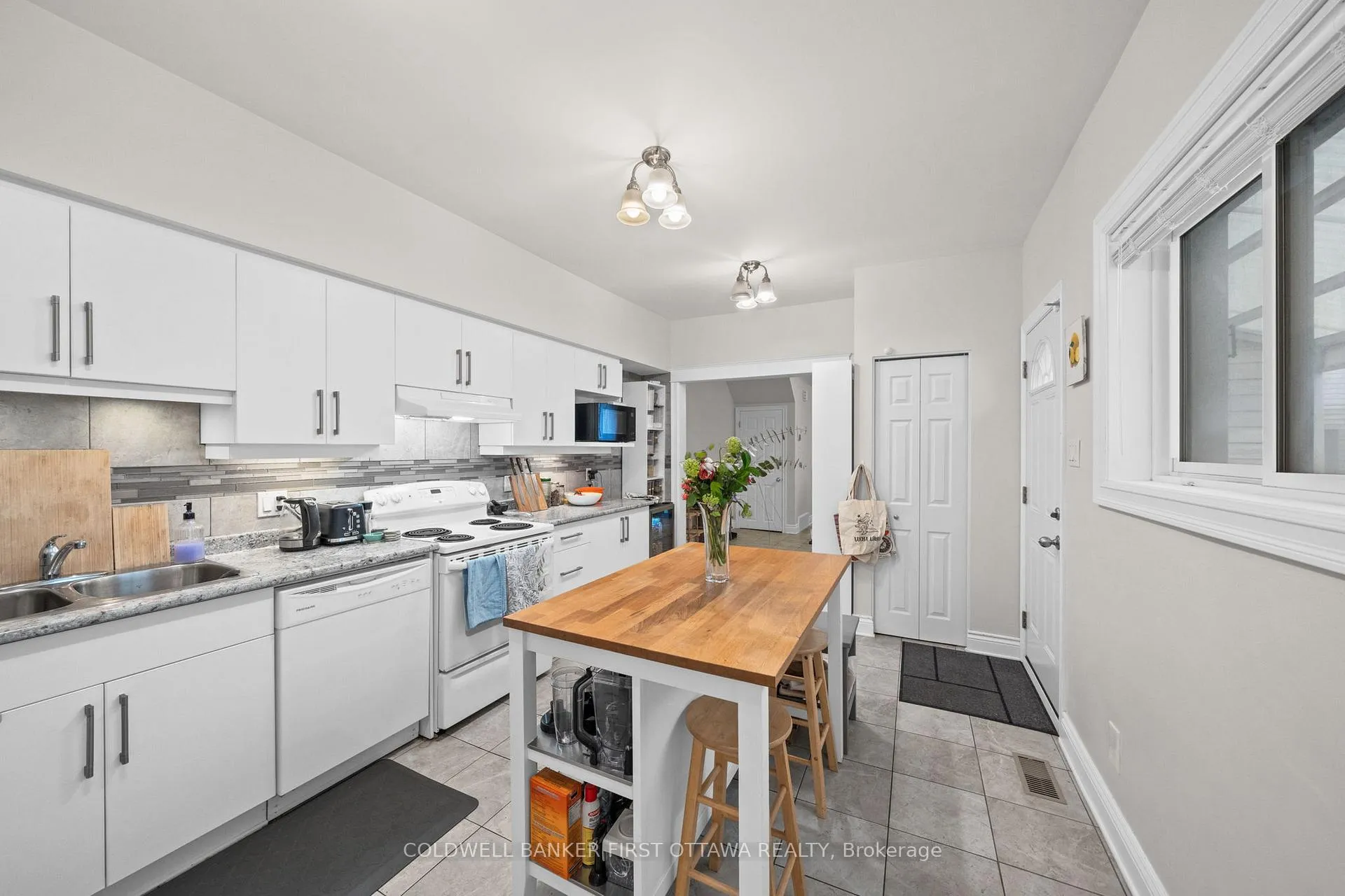 Photo 12 of 118 Willow Street, Ottawa, West Centre Town — HOMEH