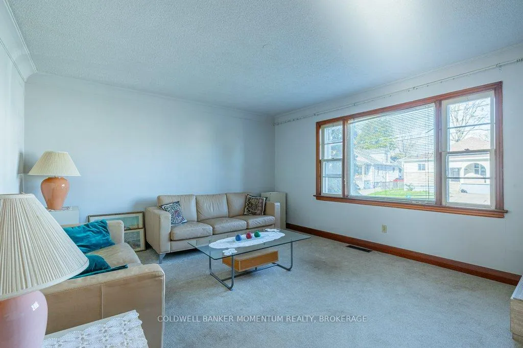 Photo 6 of 6532 Murray Street, Niagara Falls, Dorchester — HOMEH