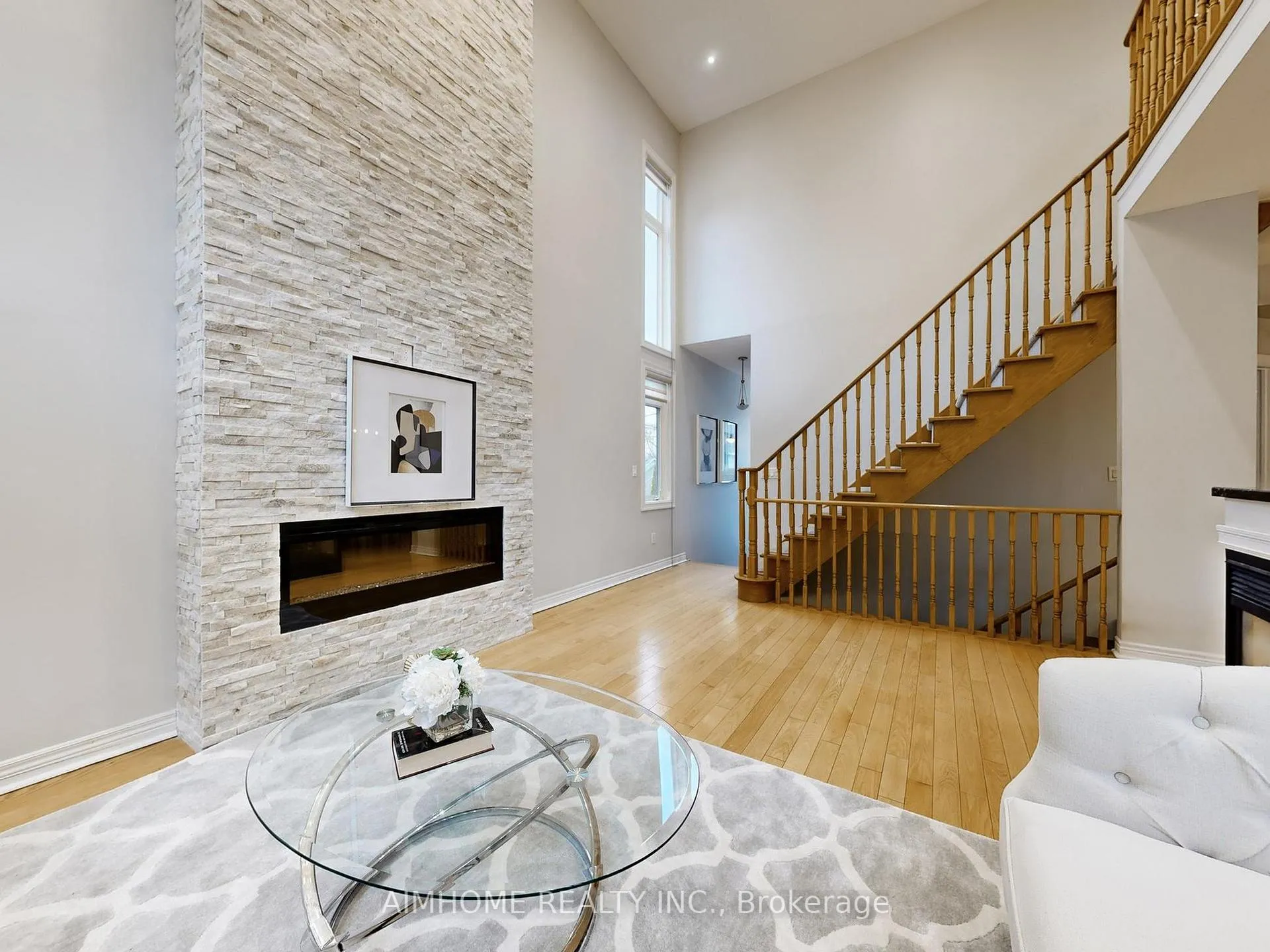 Photo 8 of 962 On Bogart Circle, Newmarket, Gorham-College Manor — HOMEH