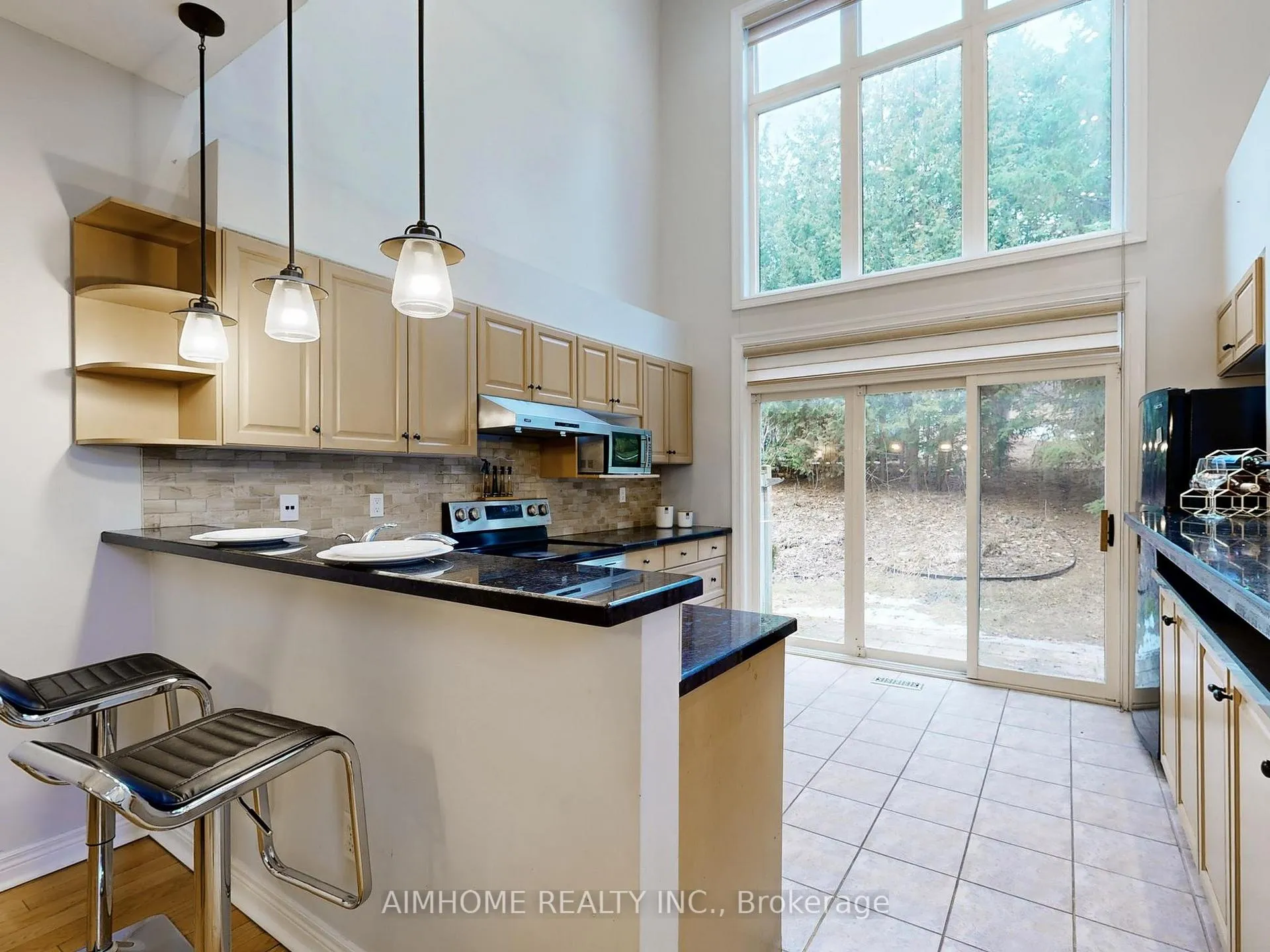 Photo 14 of 962 On Bogart Circle, Newmarket, Gorham-College Manor — HOMEH
