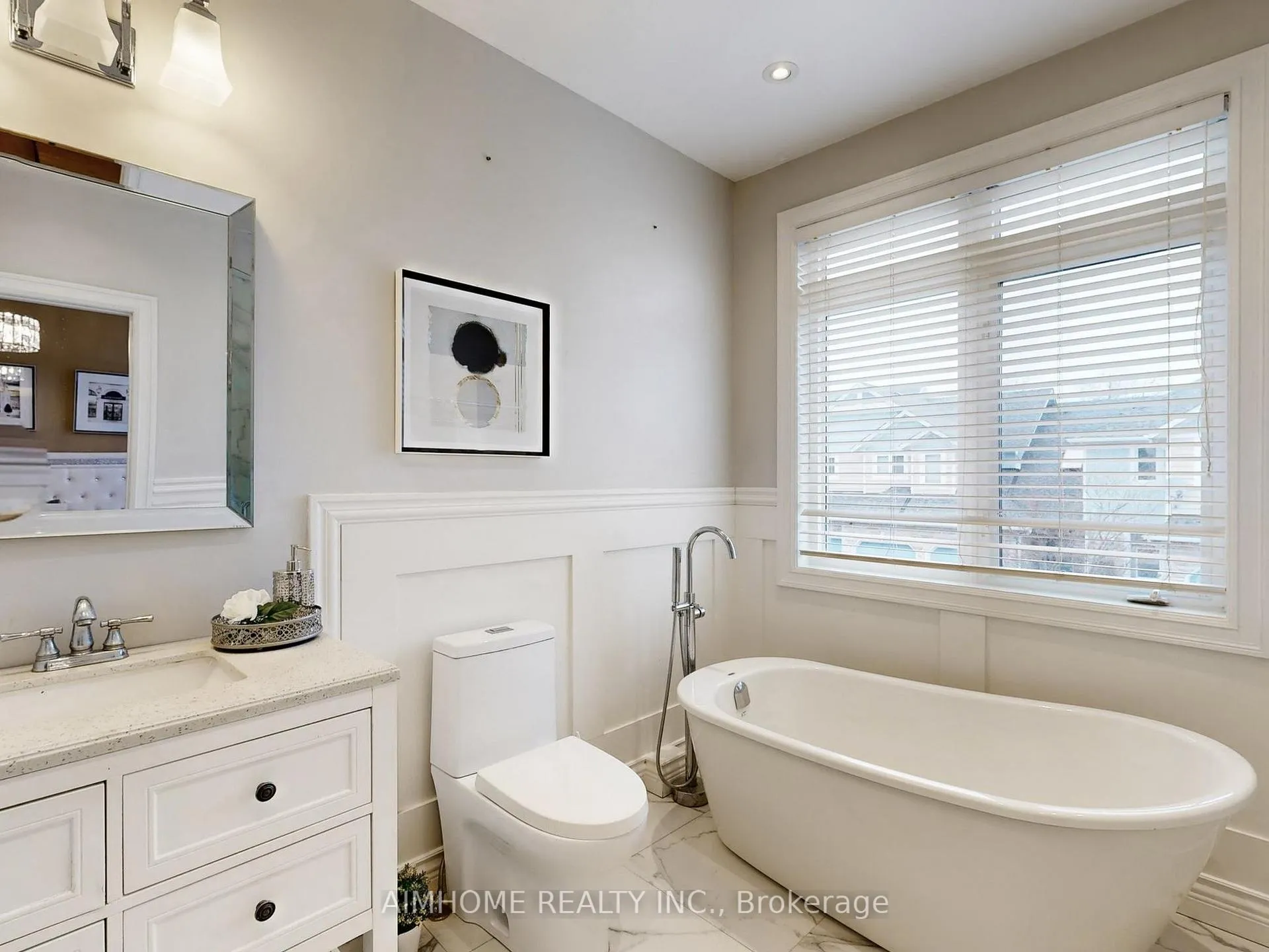 Photo 25 of 962 On Bogart Circle, Newmarket, Gorham-College Manor — HOMEH