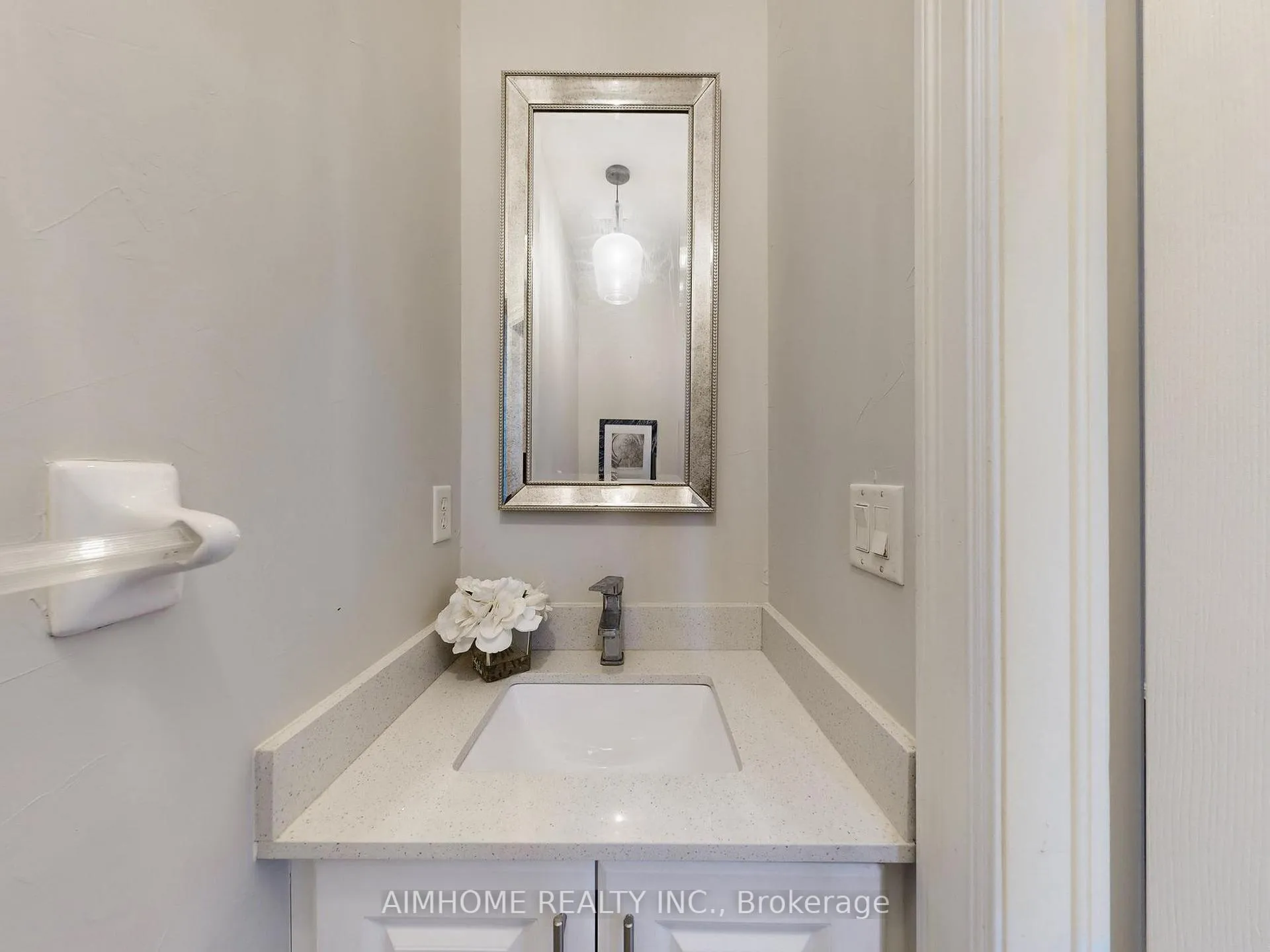 Photo 27 of 962 On Bogart Circle, Newmarket, Gorham-College Manor — HOMEH