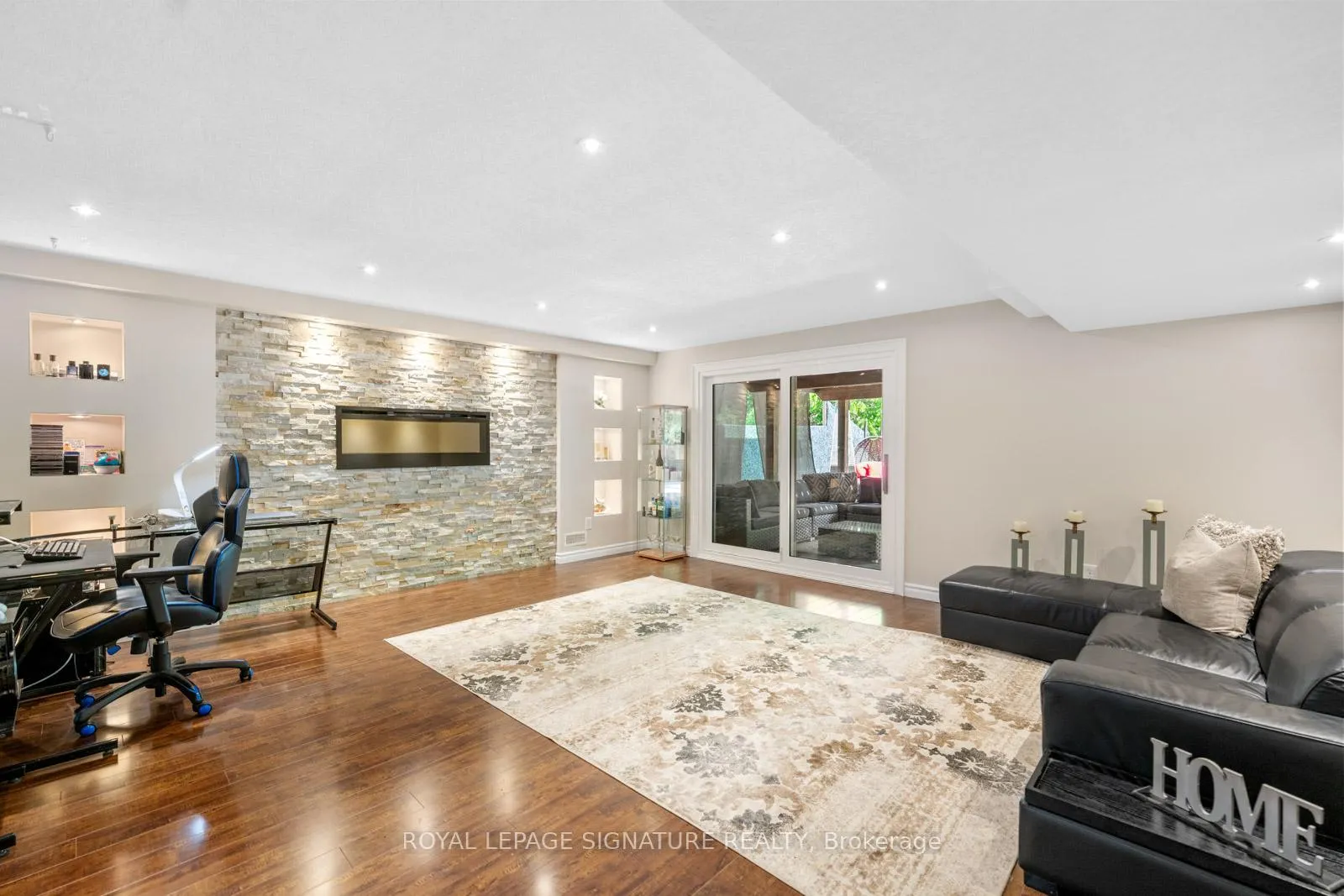 Photo 33 of 704 Robert Ferrie Drive, Kitchener, Doon South — HOMEH