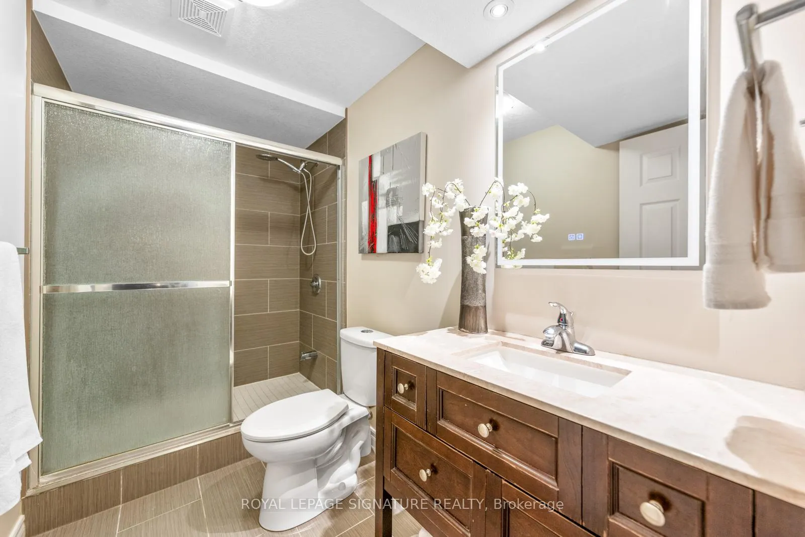 Photo 35 of 704 Robert Ferrie Drive, Kitchener, Doon South — HOMEH