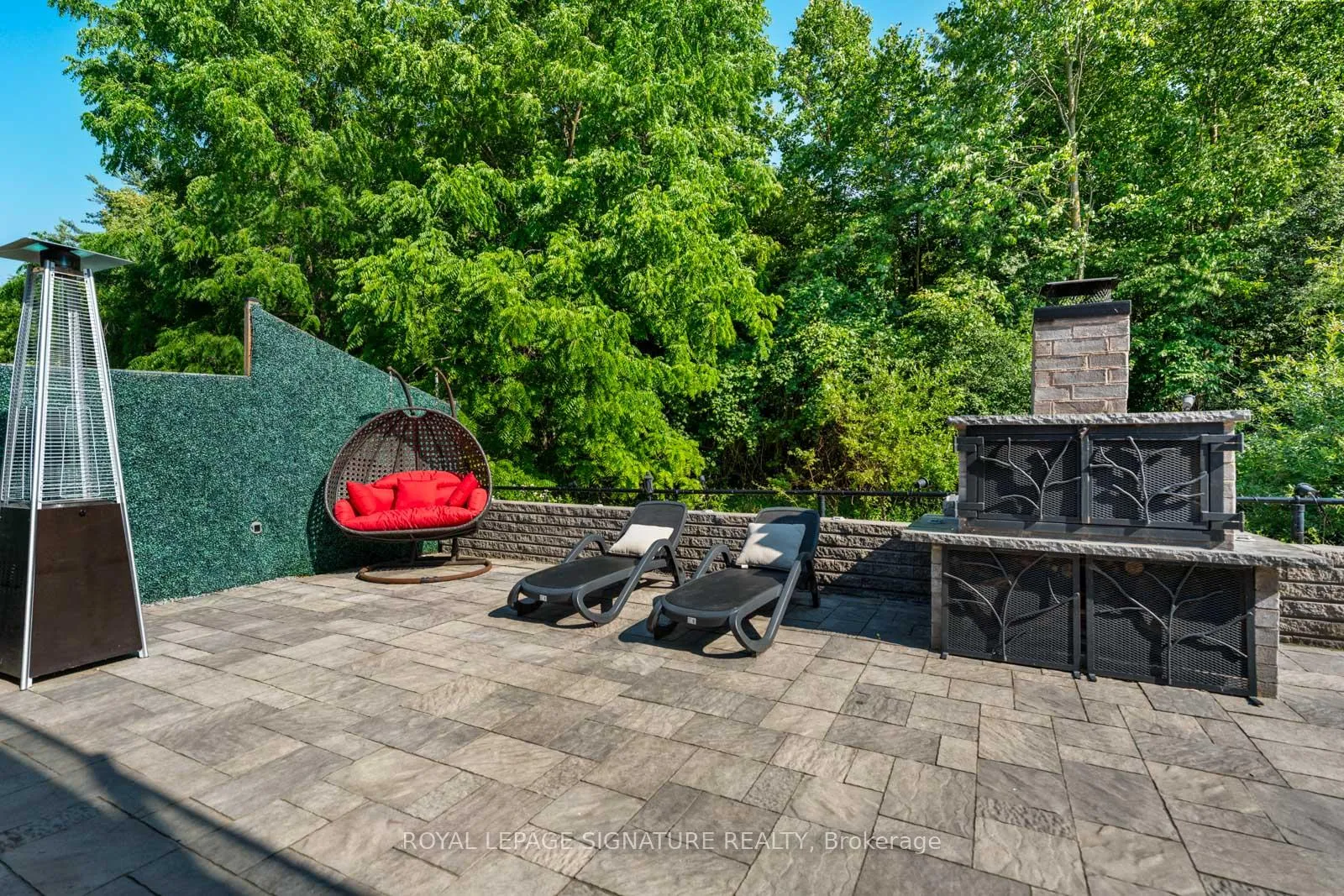 Photo 39 of 704 Robert Ferrie Drive, Kitchener, Doon South — HOMEH