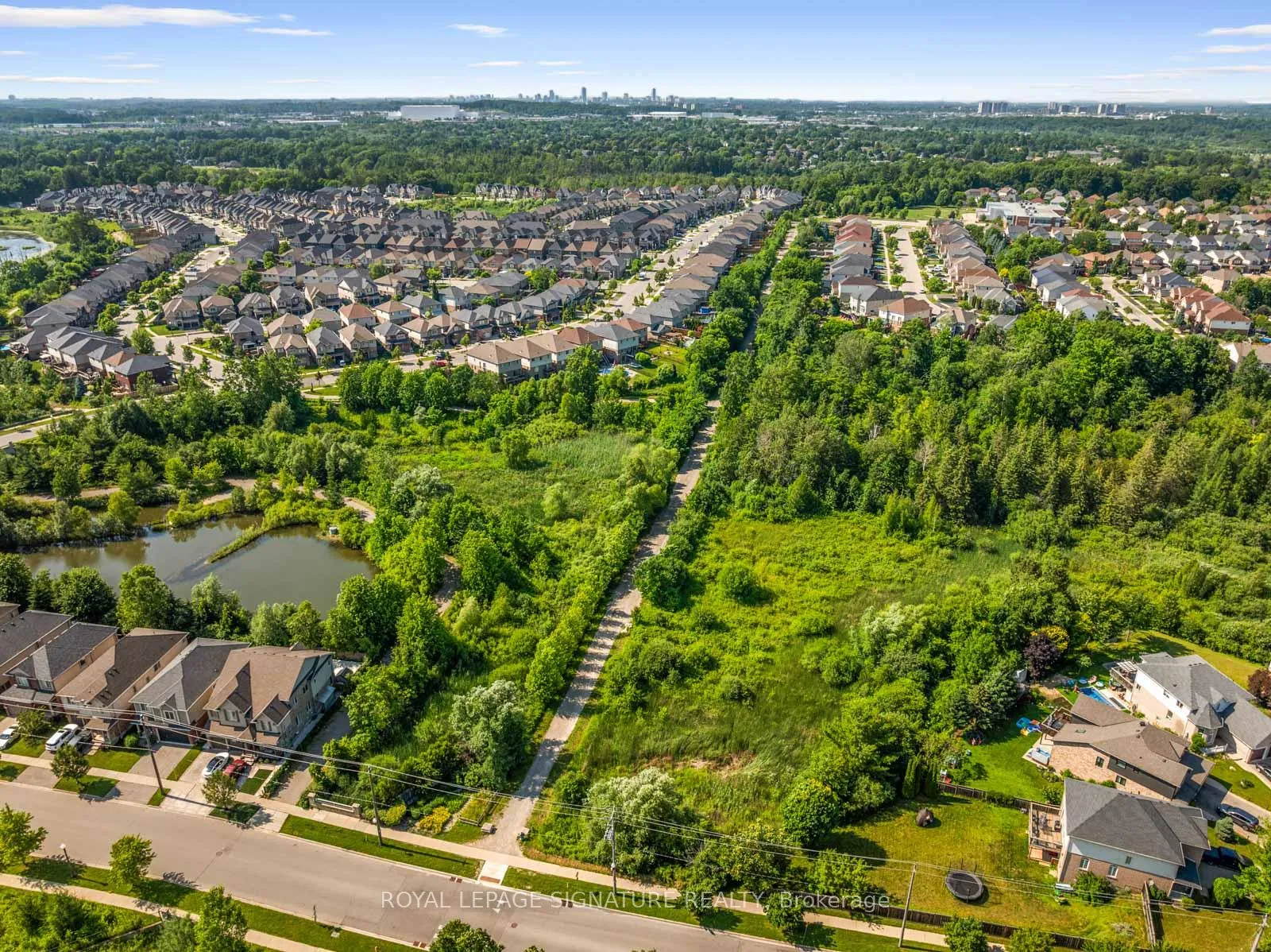 Photo 43 of 704 Robert Ferrie Drive, Kitchener, Doon South — HOMEH