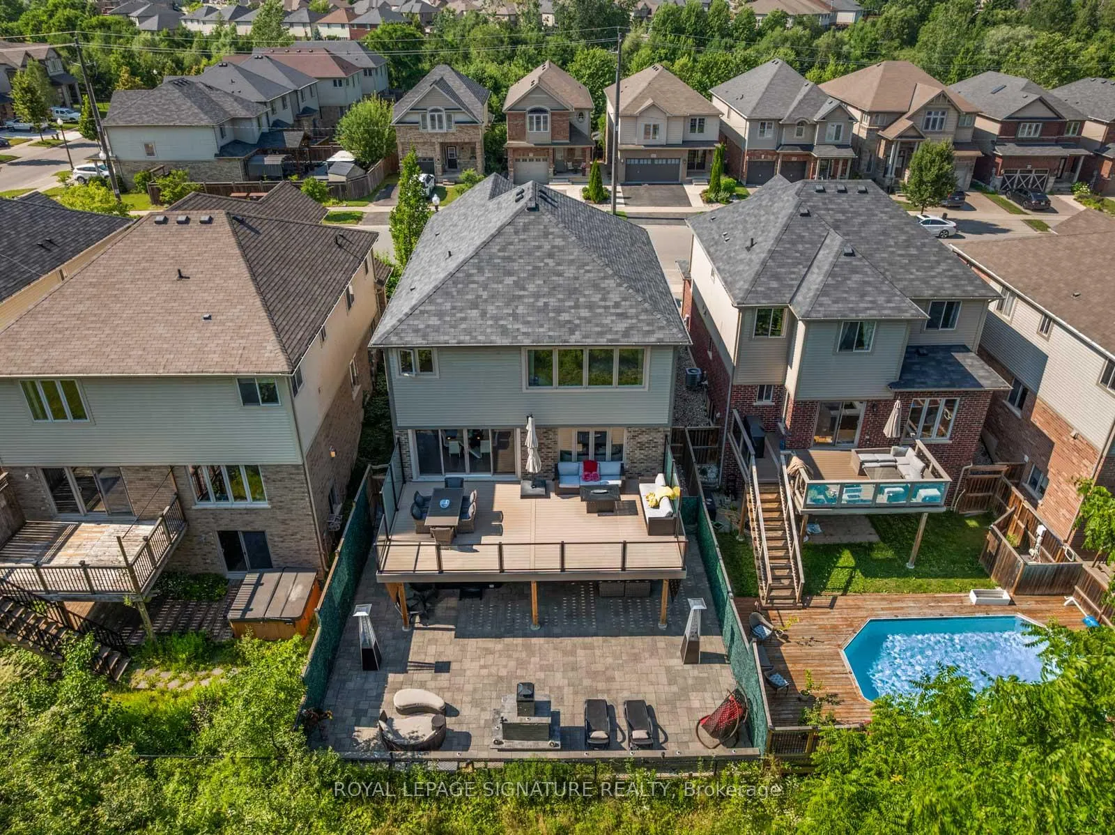 Photo 46 of 704 Robert Ferrie Drive, Kitchener, Doon South — HOMEH