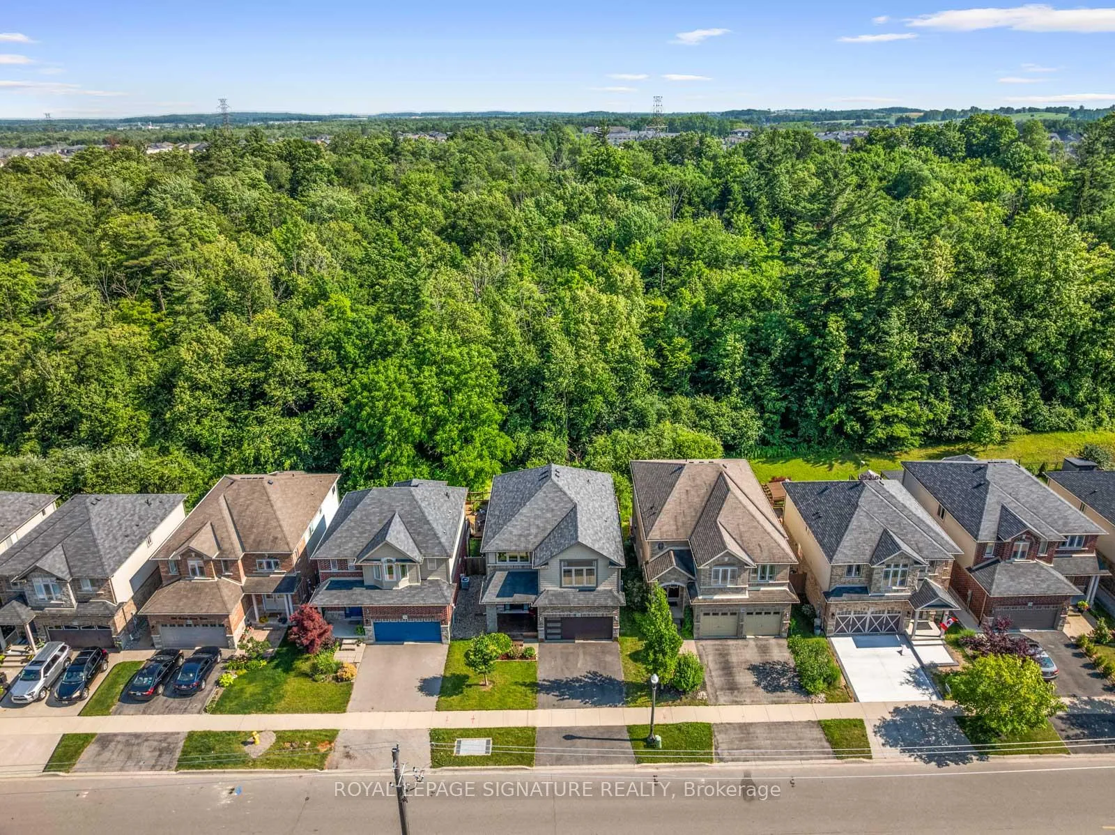 Photo 48 of 704 Robert Ferrie Drive, Kitchener, Doon South — HOMEH