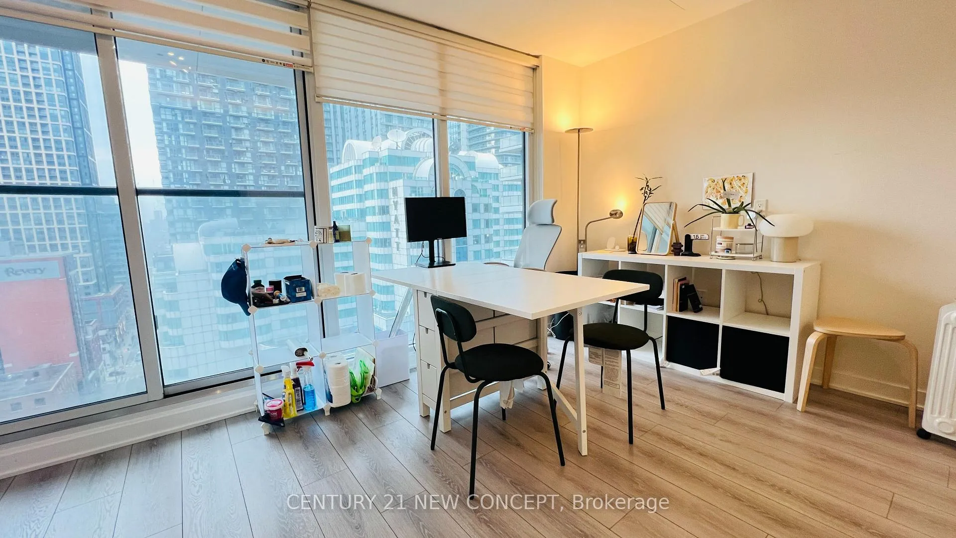Photo 6 of Unit 2109, 115 Blue Jays Way, Toronto, Waterfront Communities — HOMEH