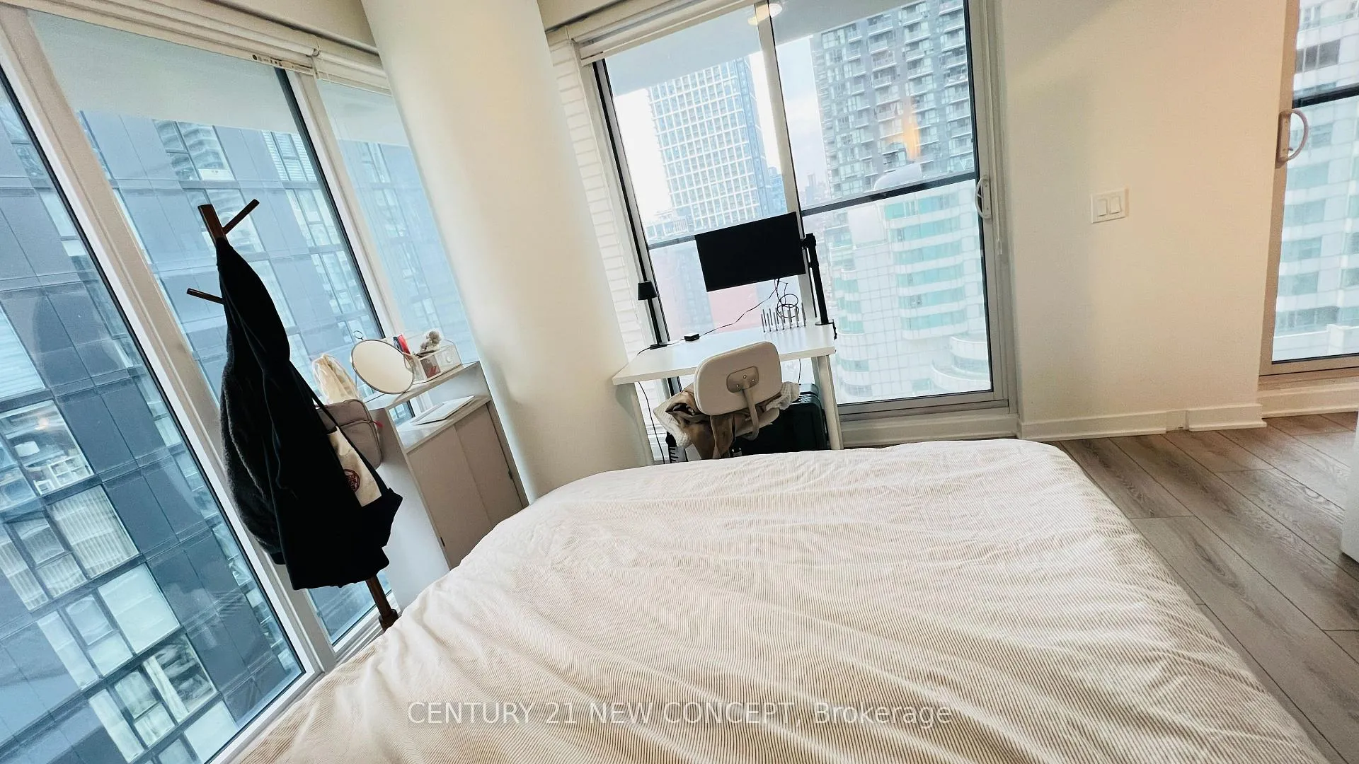 Photo 10 of Unit 2109, 115 Blue Jays Way, Toronto, Waterfront Communities — HOMEH