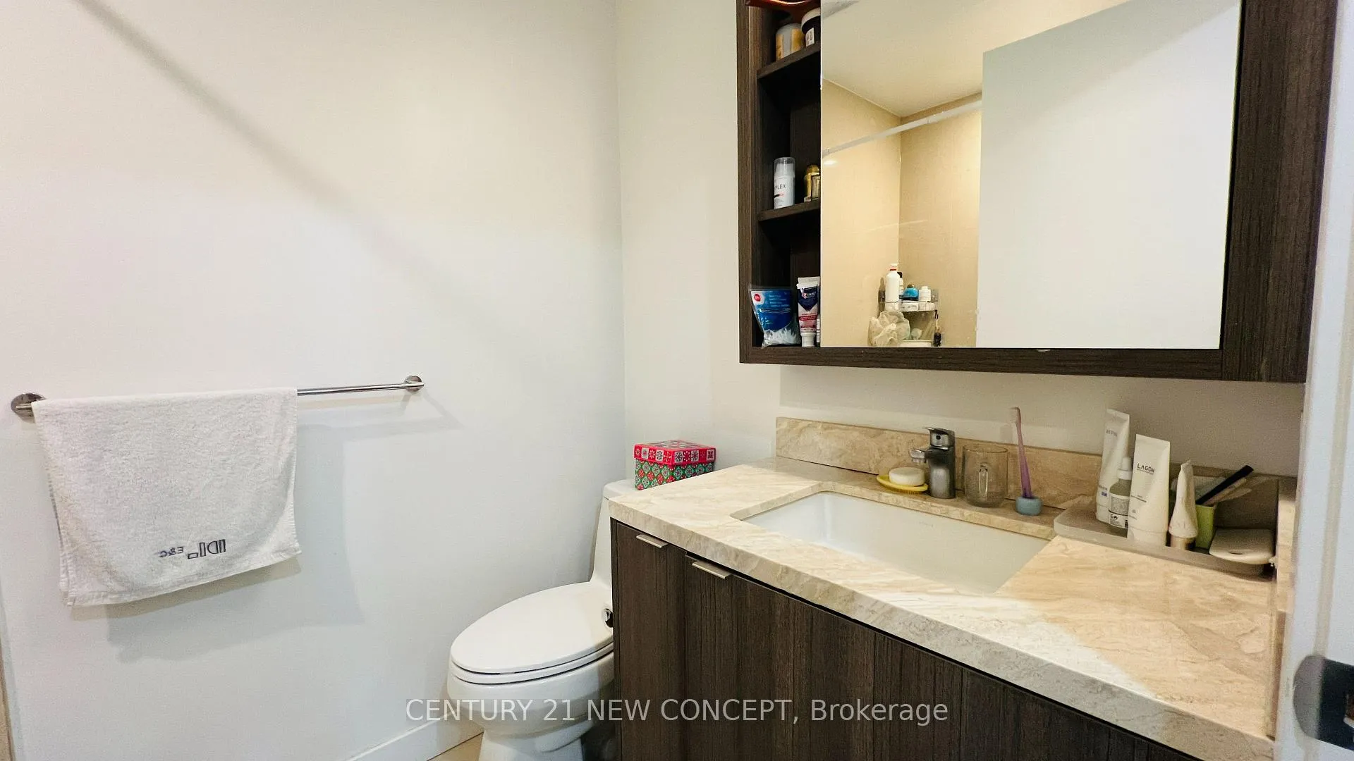 Photo 17 of Unit 2109, 115 Blue Jays Way, Toronto, Waterfront Communities — HOMEH