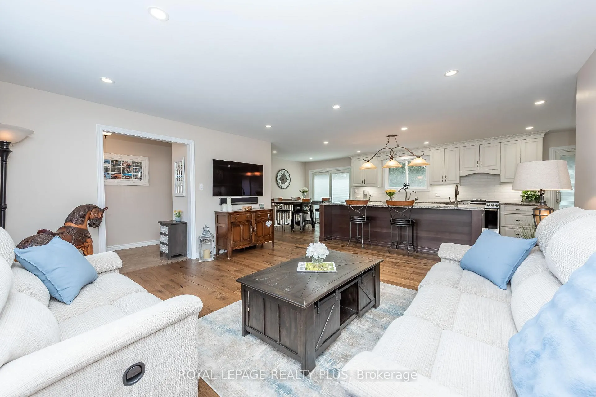 Photo 8 of 26 Larry Street, Caledon, Caledon East — HOMEH