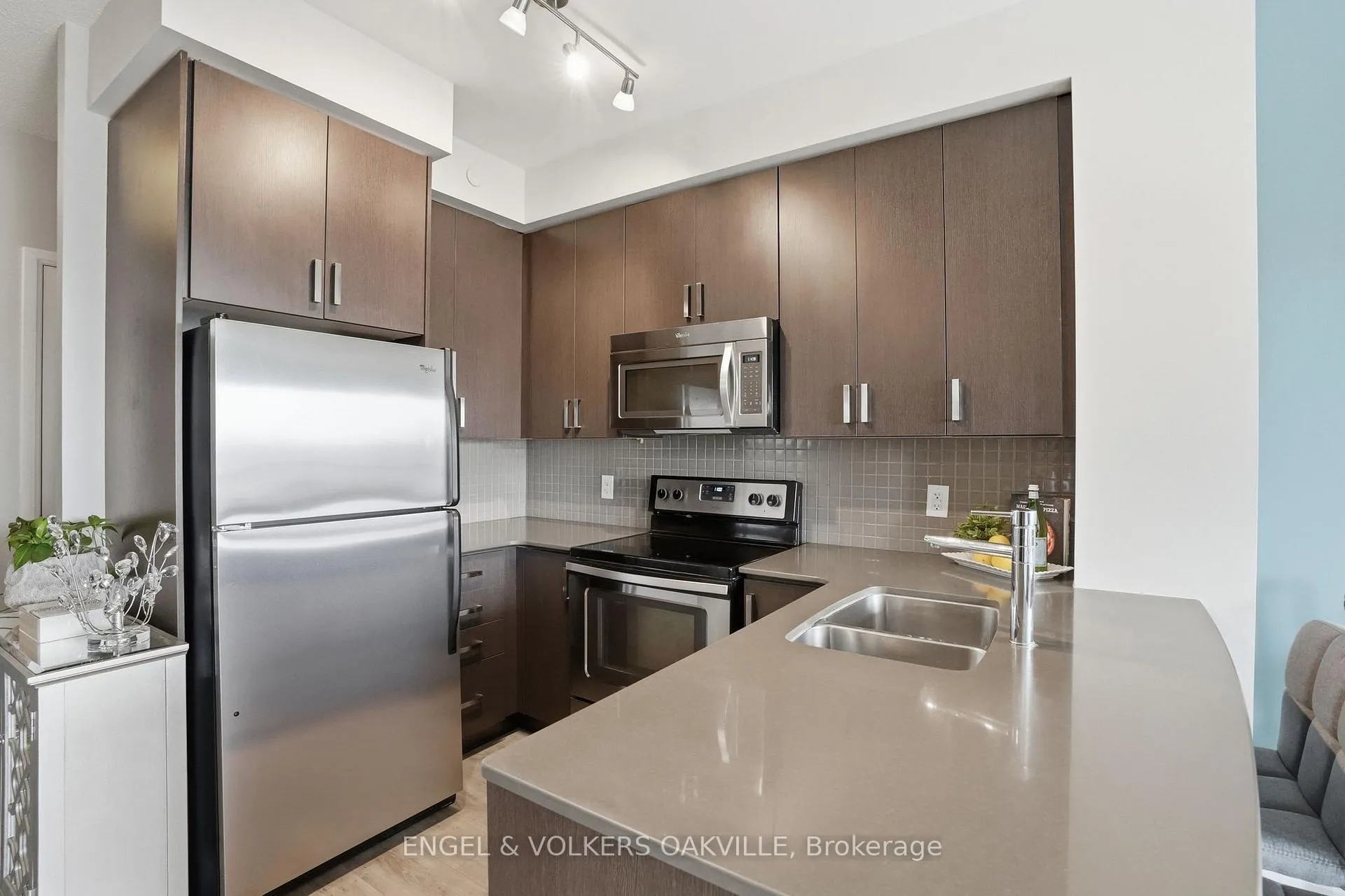 Photo 5 of Unit 528, 7608 Yonge Street, Vaughan, Crestwood-Springfarm-Yorkhill — HOMEH