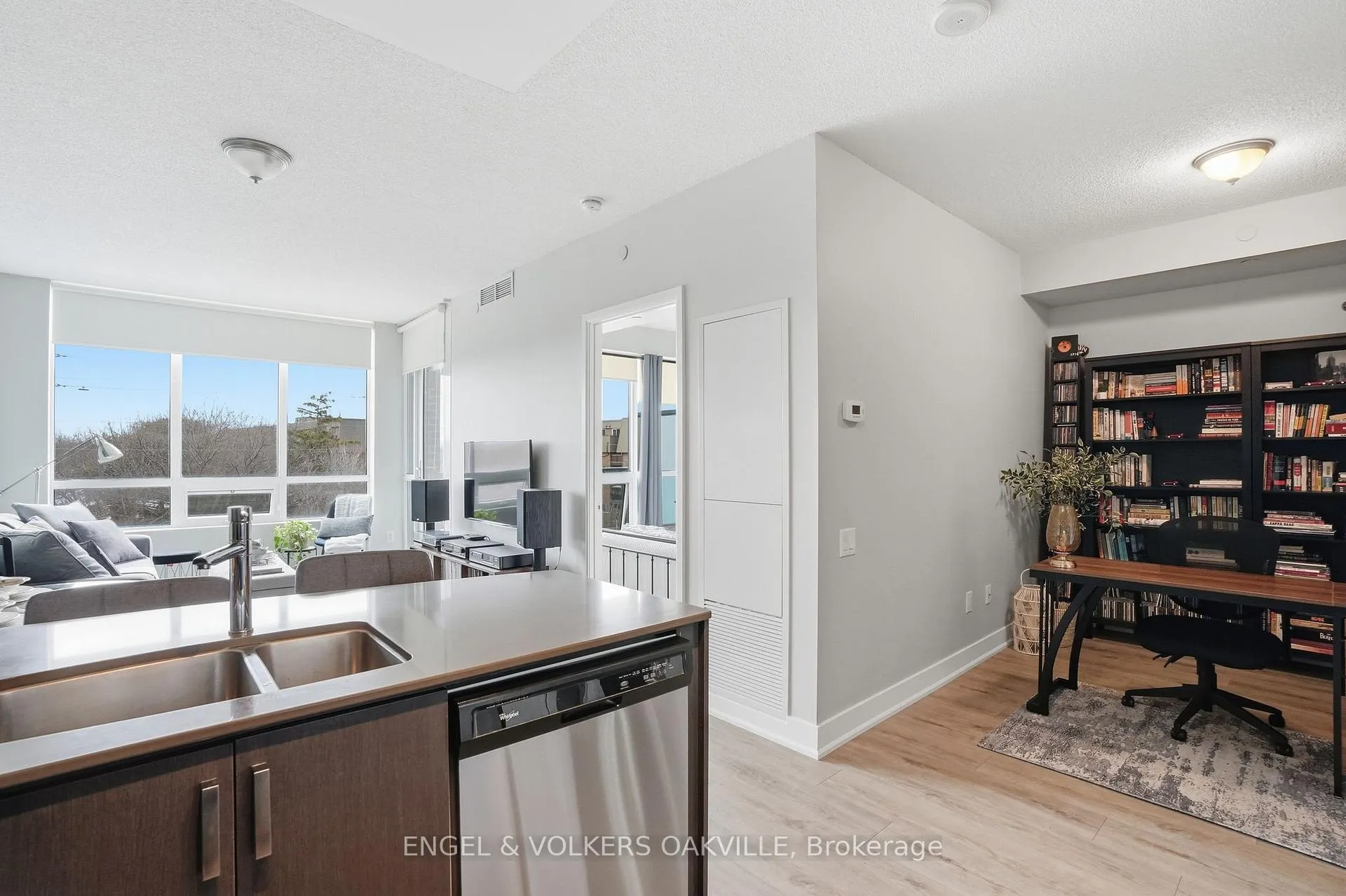 Photo 6 of Unit 528, 7608 Yonge Street, Vaughan, Crestwood-Springfarm-Yorkhill — HOMEH