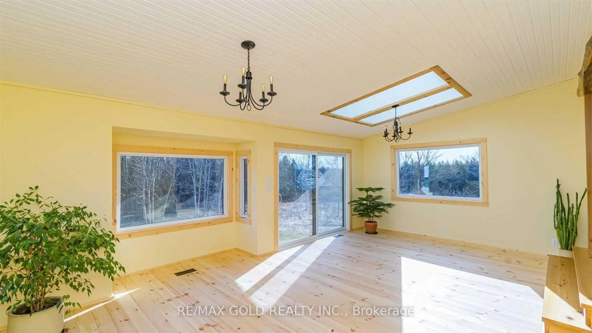 Photo 12 of 5135 Trafalgar Road, Erin, Rural Erin — HOMEH