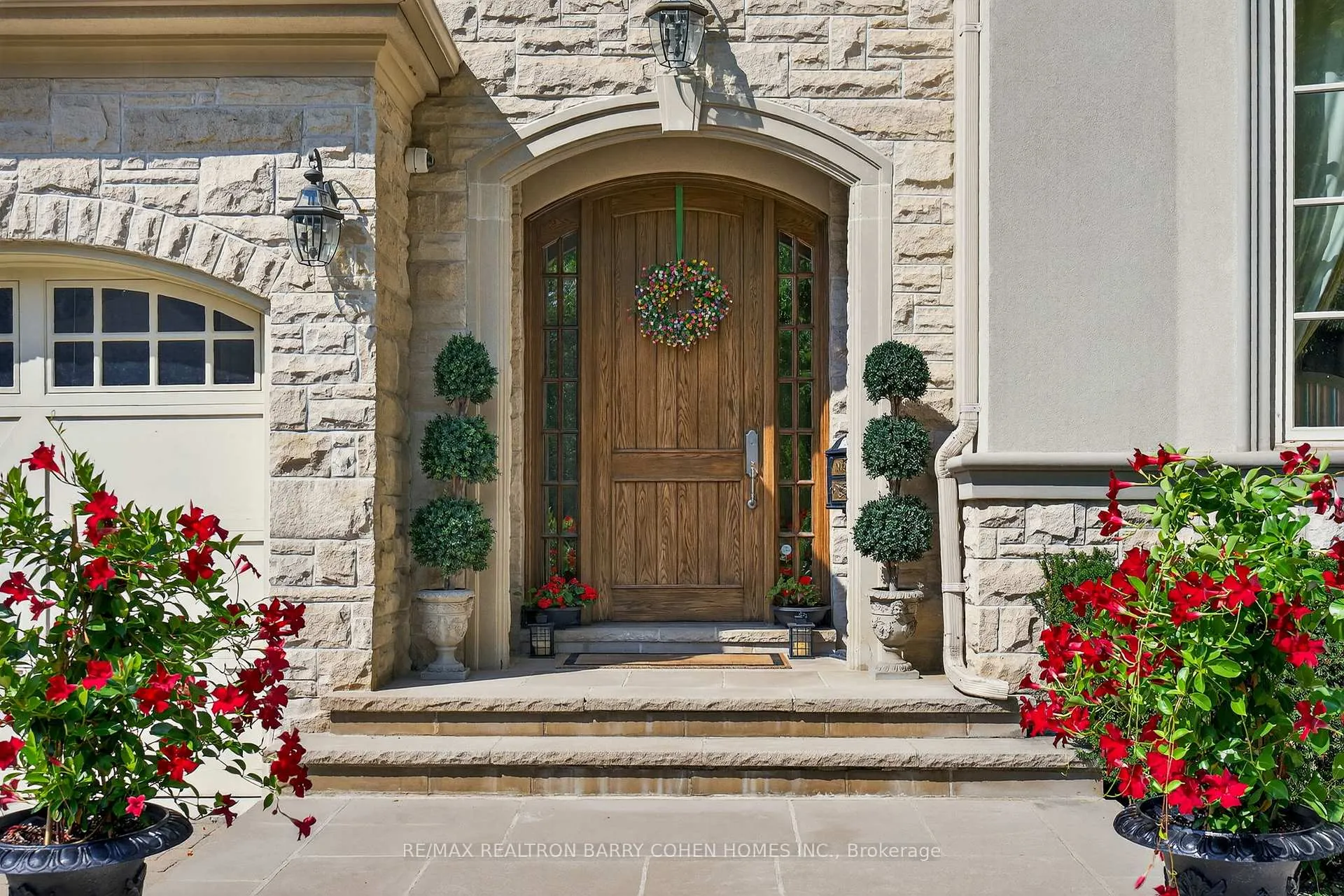 Photo 3 of 80 Owen Boulevard, North York, St. Andrew-Windfields — HOMEH