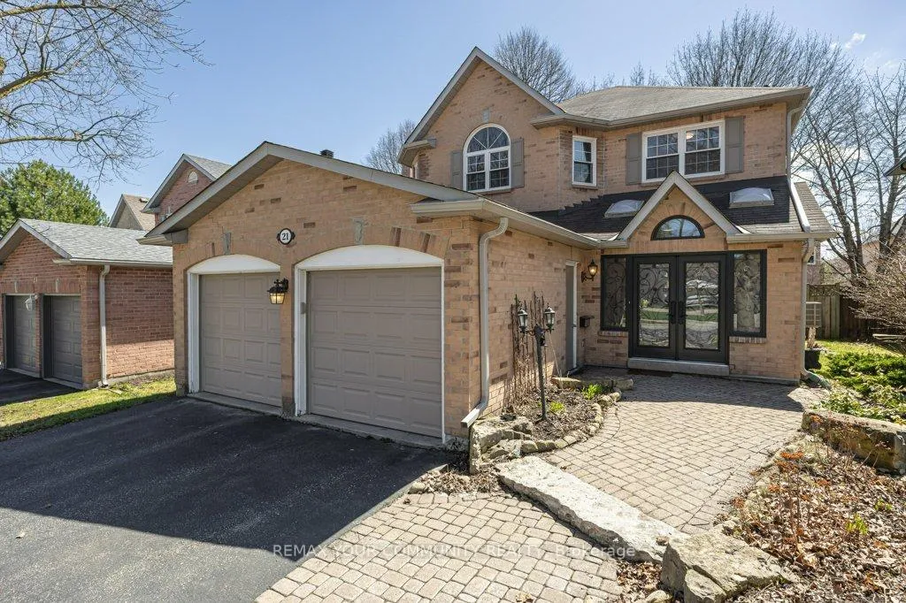 Photo 2 of 21 Millbrook Gate, Markham, Buttonville — HOMEH