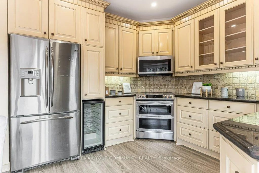 Photo 9 of 21 Millbrook Gate, Markham, Buttonville — HOMEH