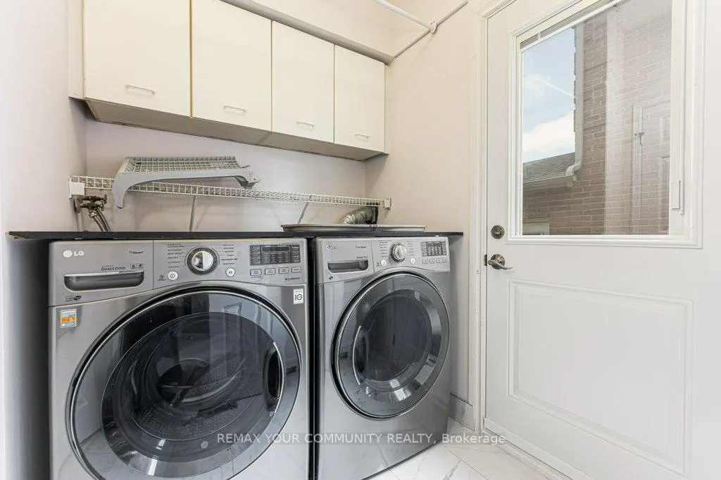 Photo 13 of 21 Millbrook Gate, Markham, Buttonville — HOMEH