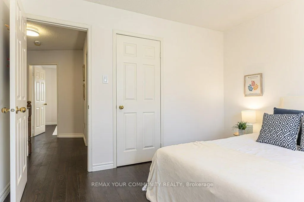 Photo 20 of 21 Millbrook Gate, Markham, Buttonville — HOMEH