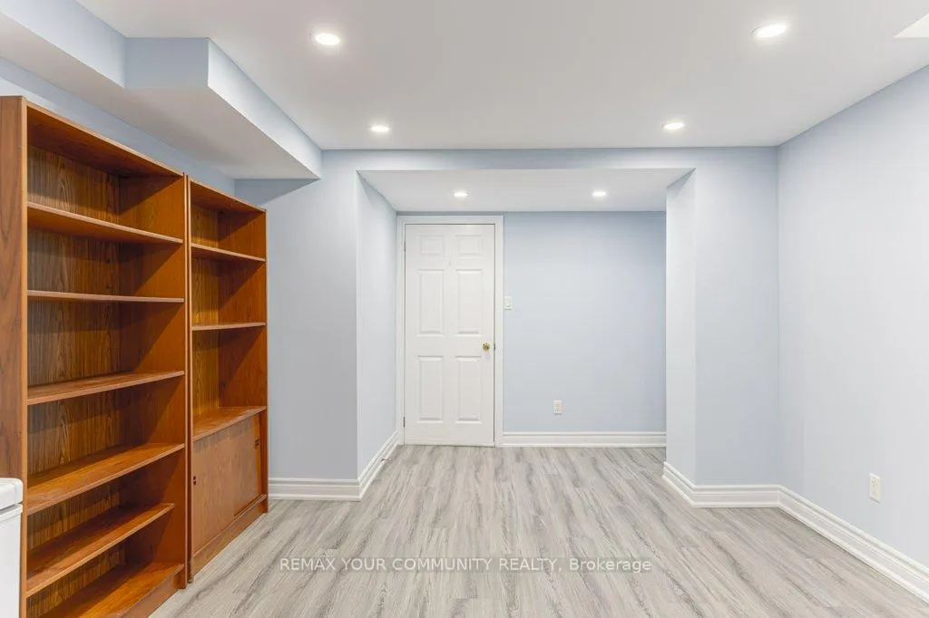 Photo 30 of 21 Millbrook Gate, Markham, Buttonville — HOMEH