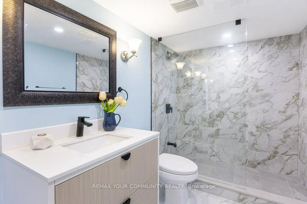 Photo 32 of 21 Millbrook Gate, Markham, Buttonville — HOMEH
