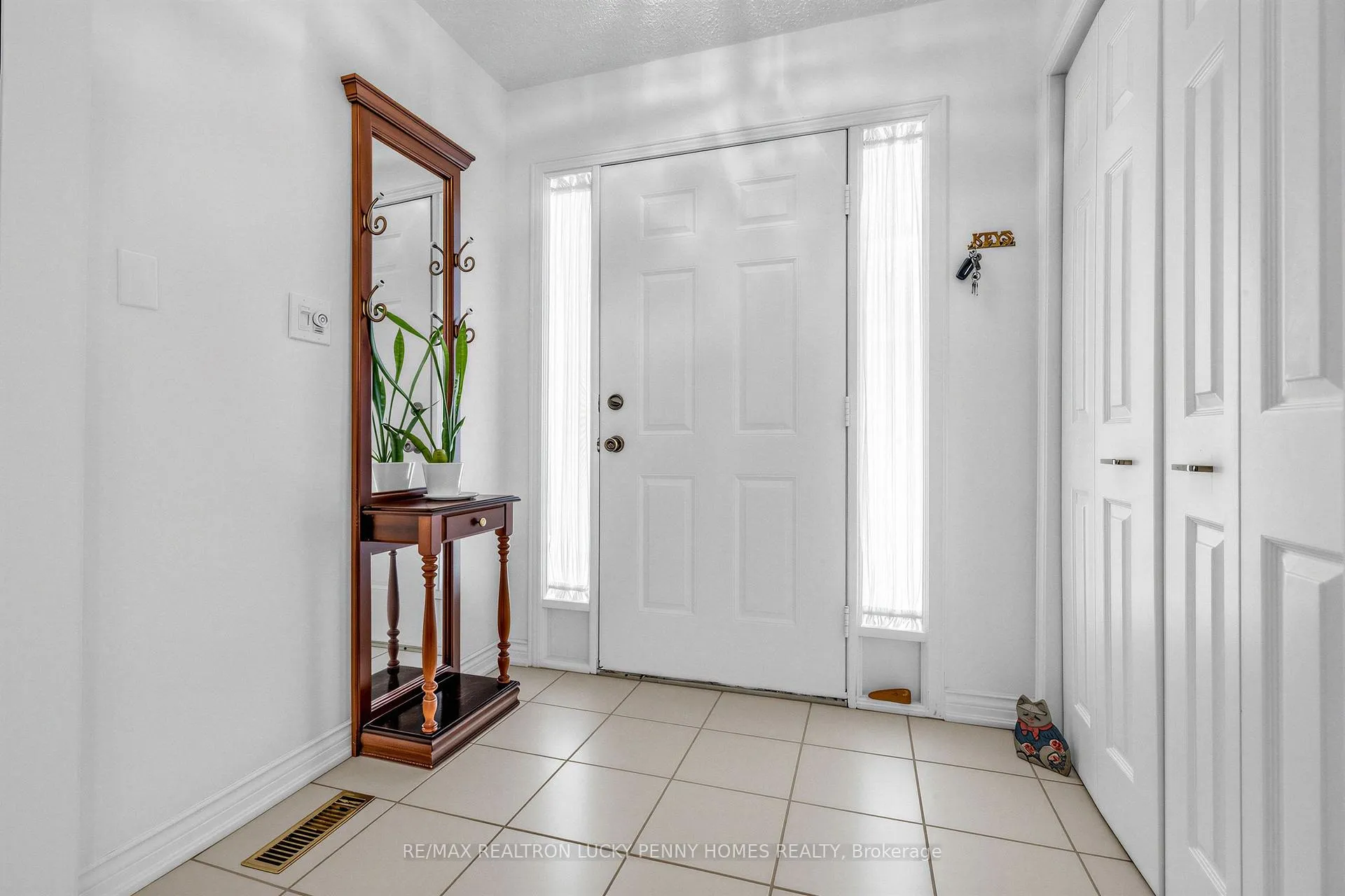 Photo 5 of 10 Hastings Drive, Markham, Unionville — HOMEH