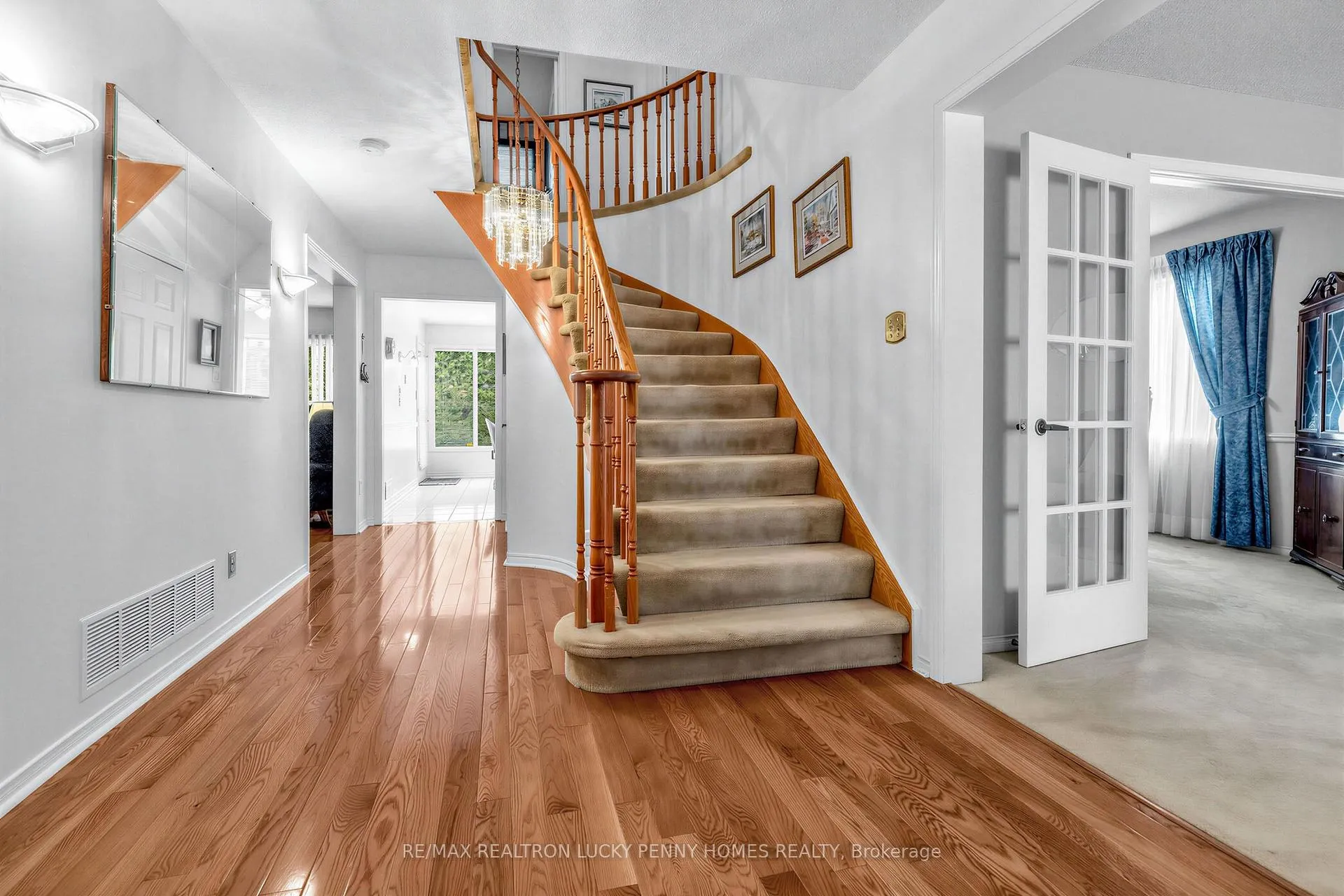 Photo 6 of 10 Hastings Drive, Markham, Unionville — HOMEH