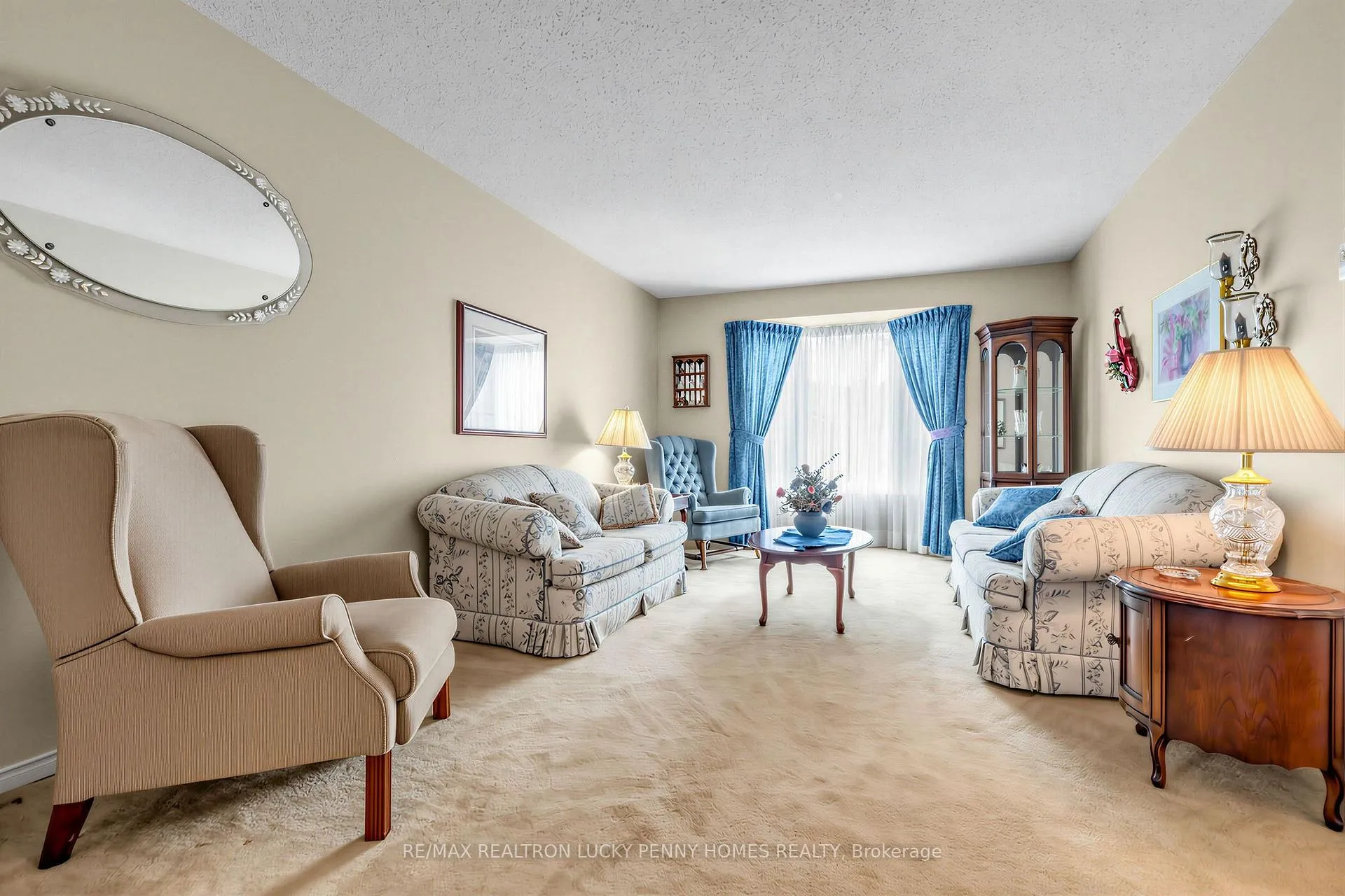Photo 8 of 10 Hastings Drive, Markham, Unionville — HOMEH