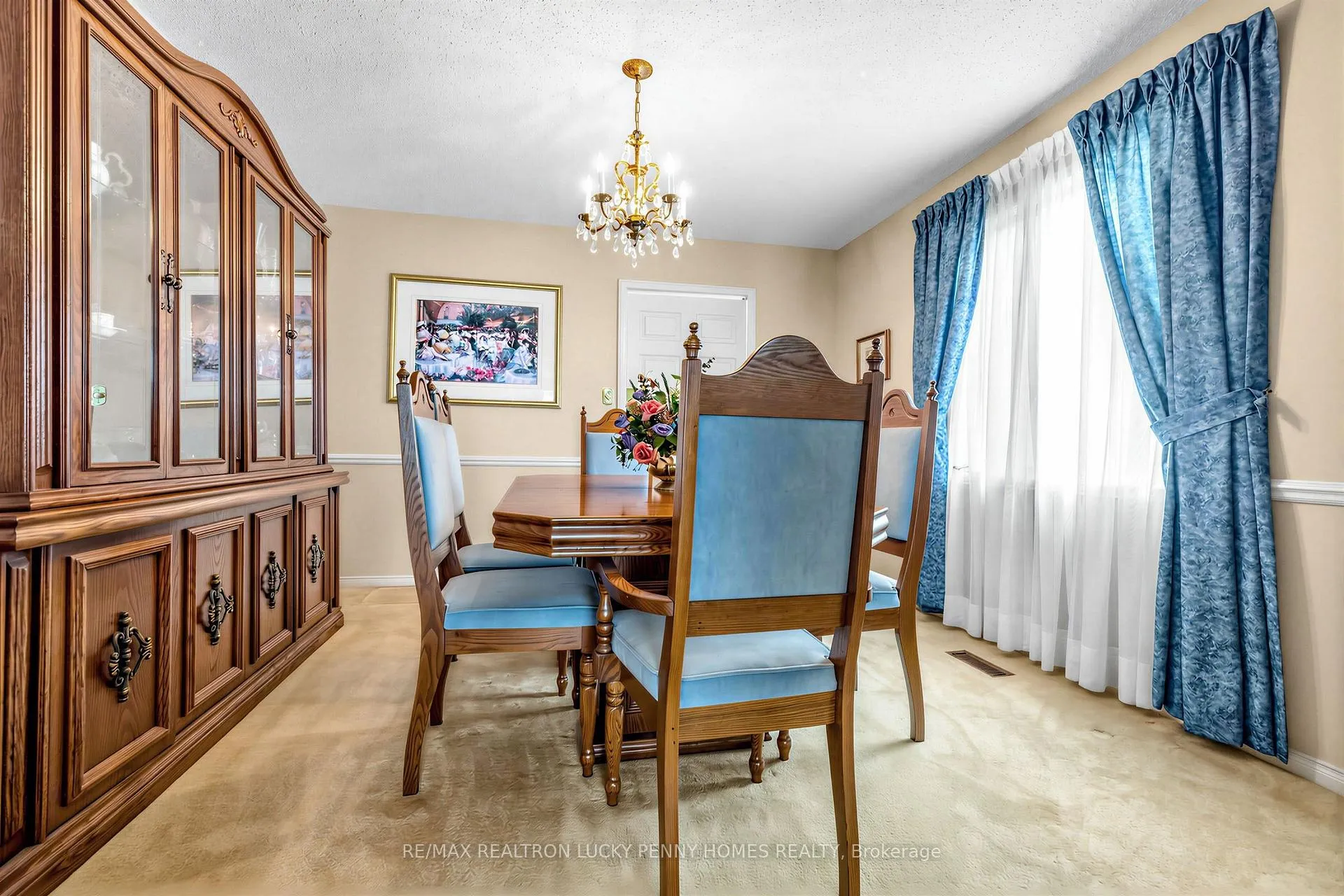 Photo 11 of 10 Hastings Drive, Markham, Unionville — HOMEH