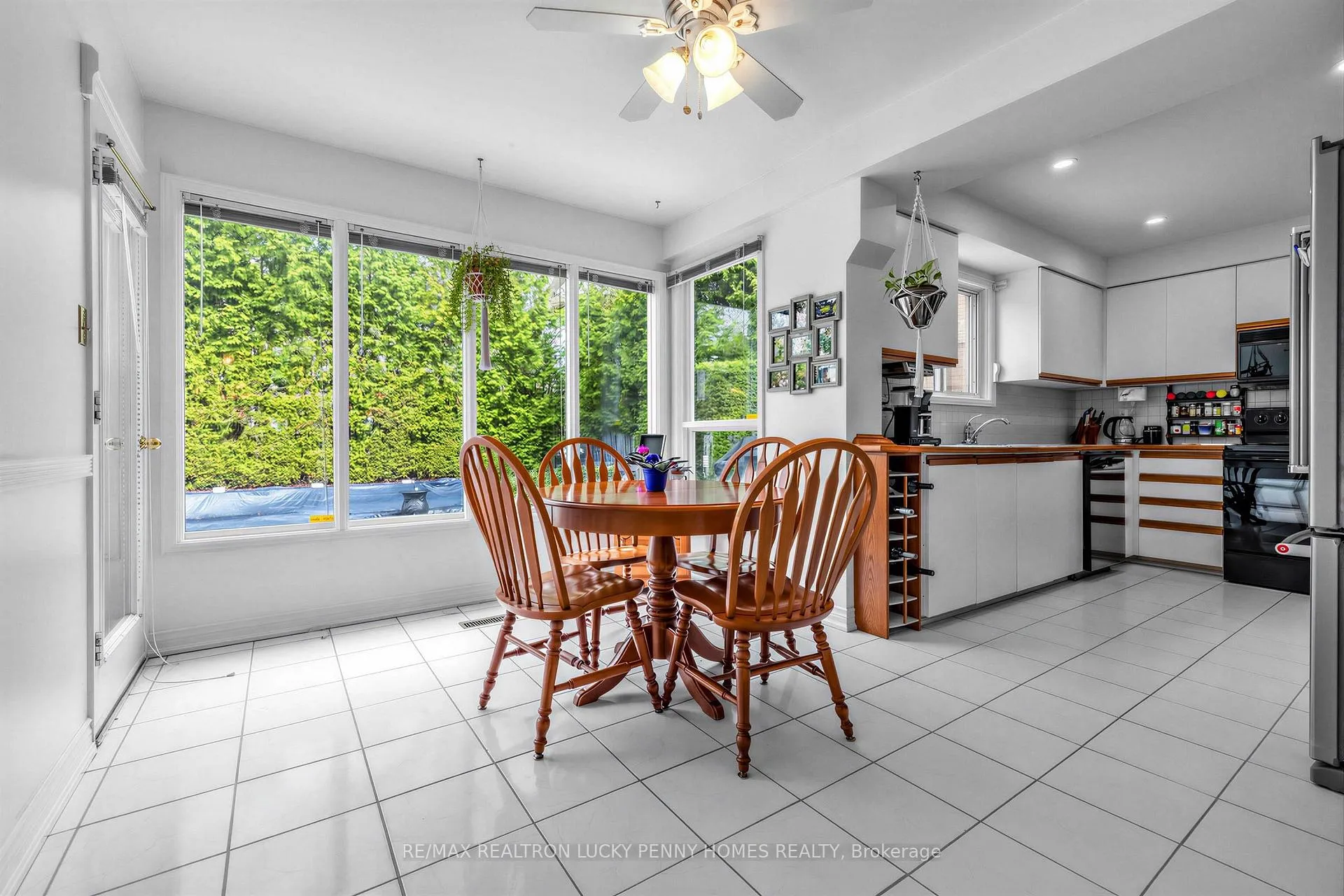 Photo 17 of 10 Hastings Drive, Markham, Unionville — HOMEH