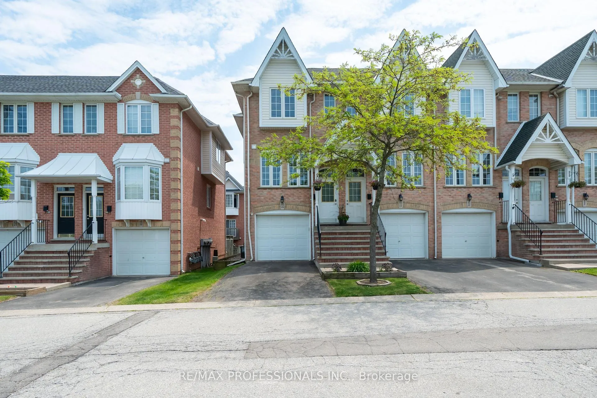 Photo 1 of Unit 12, 3480 Upper Middle Road, Burlington, Palmer — HOMEH